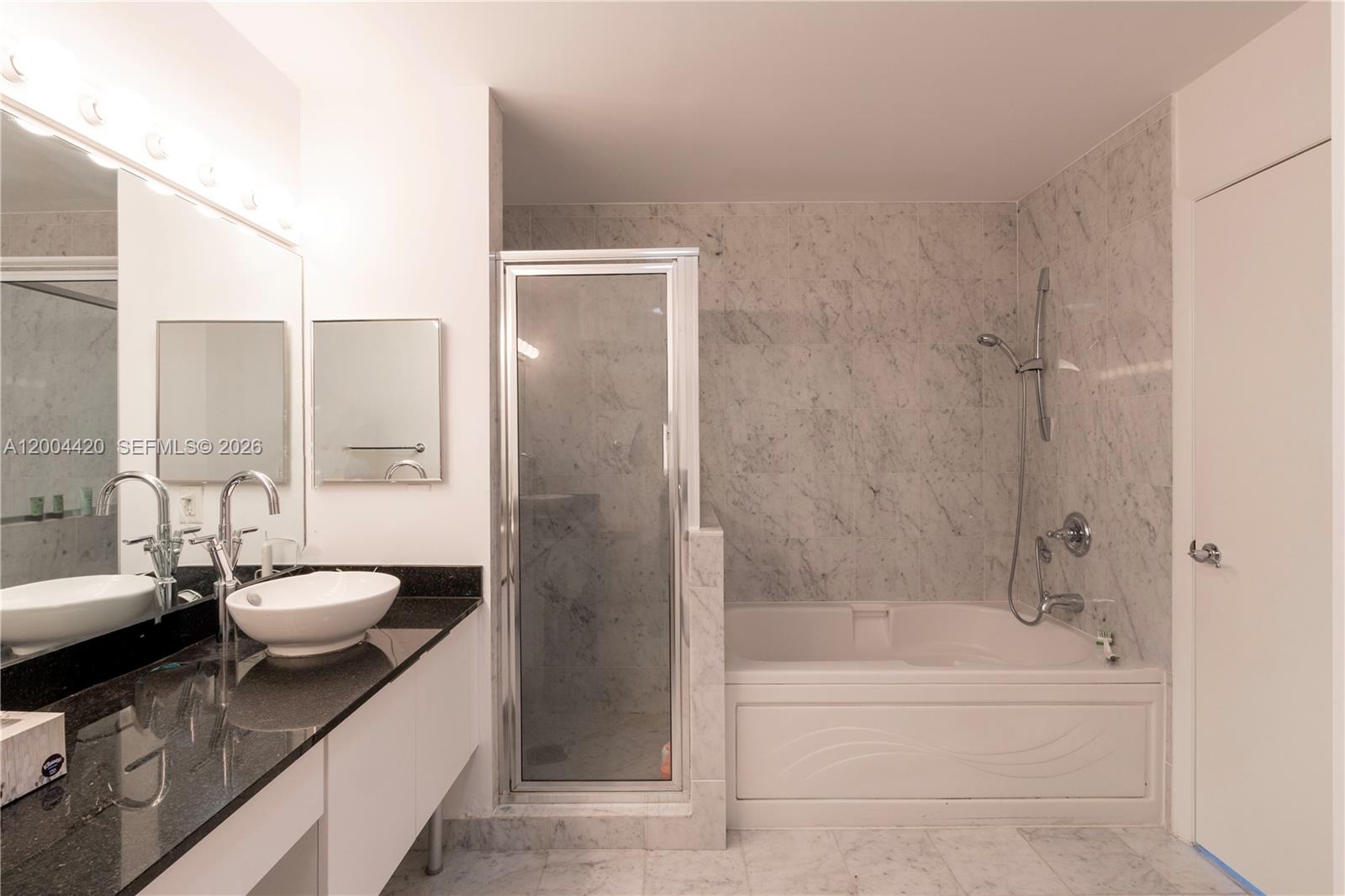 31 SE 5th St #4121 Miami, FL 33131