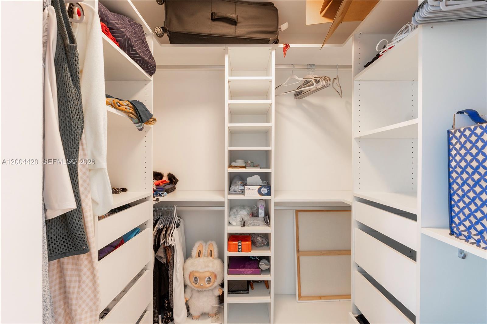 31 SE 5th St #4121 Miami, FL 33131