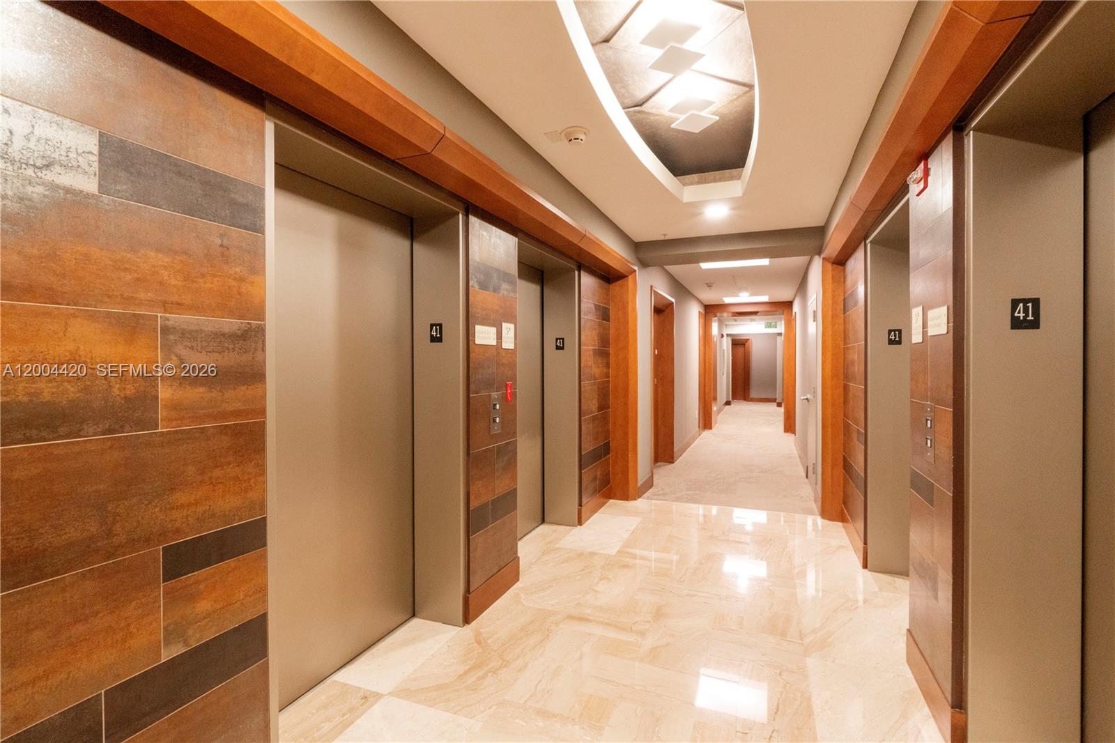 31 SE 5th St #4121 Miami, FL 33131