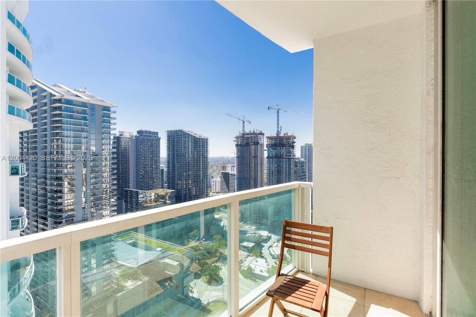 31 SE 5th St #4121 Miami, FL 33131