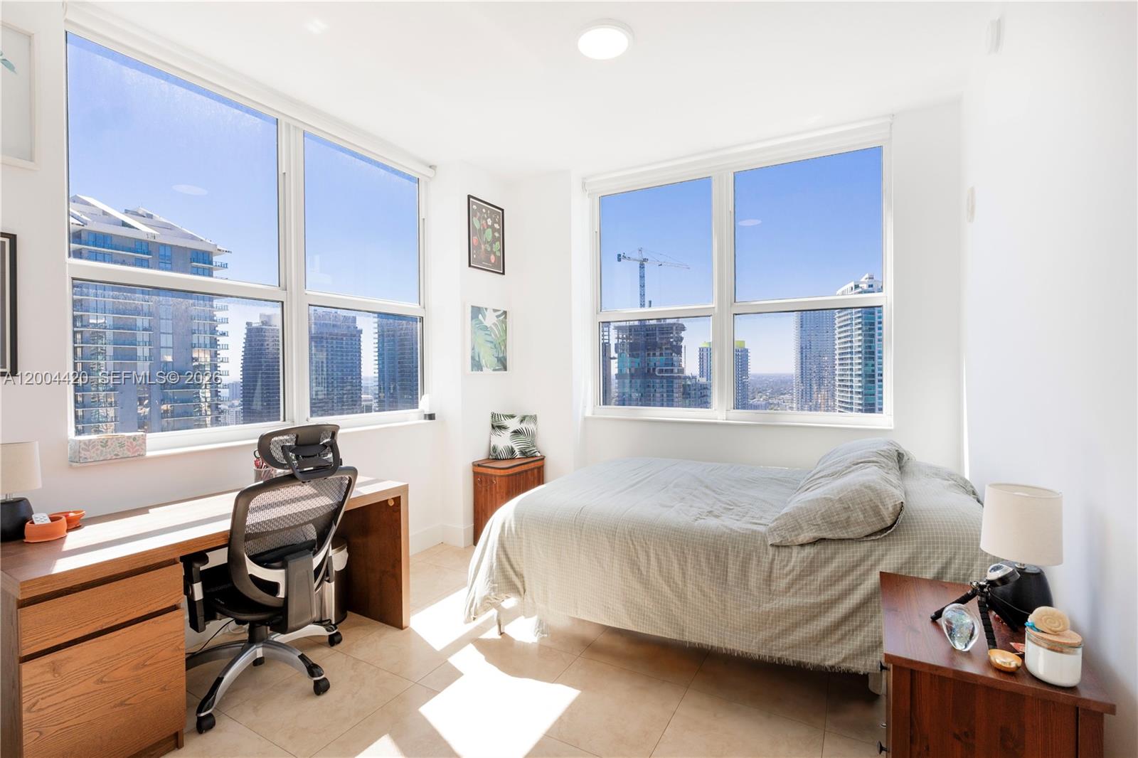 31 SE 5th St #4121 Miami, FL 33131