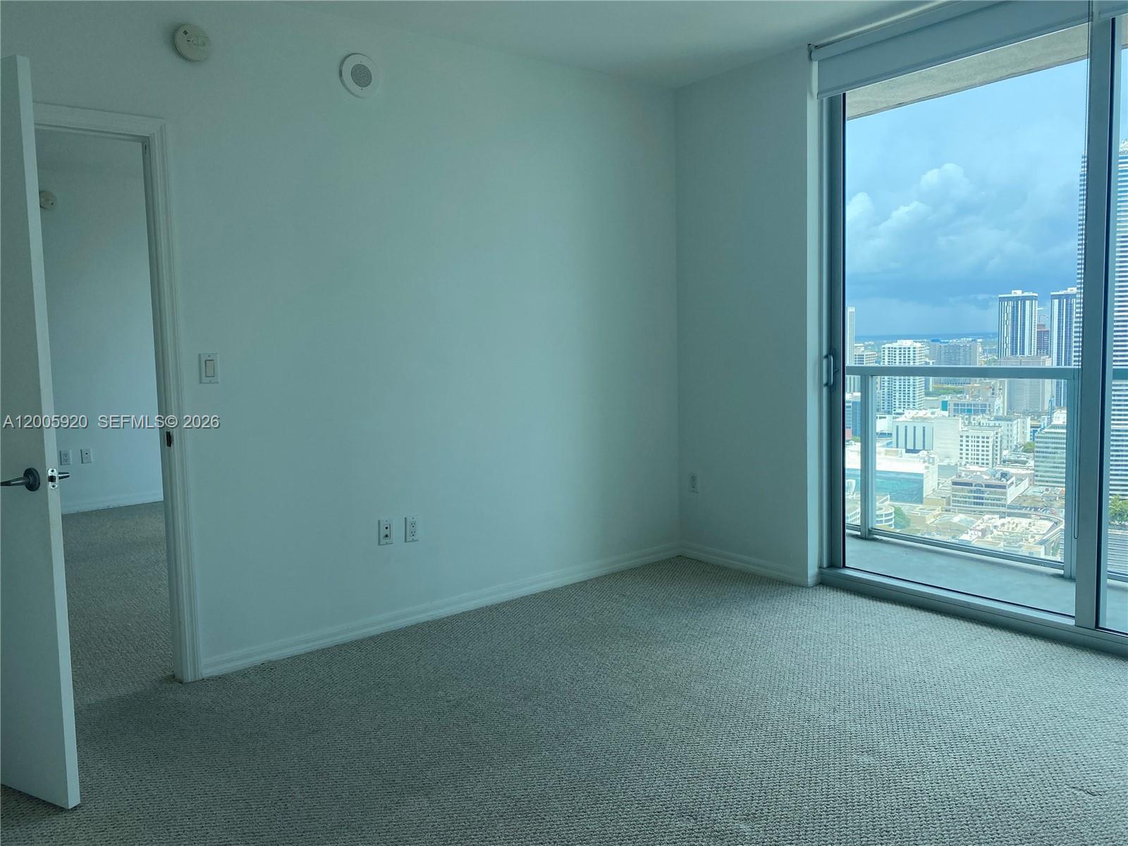 image 500 Brickell West6