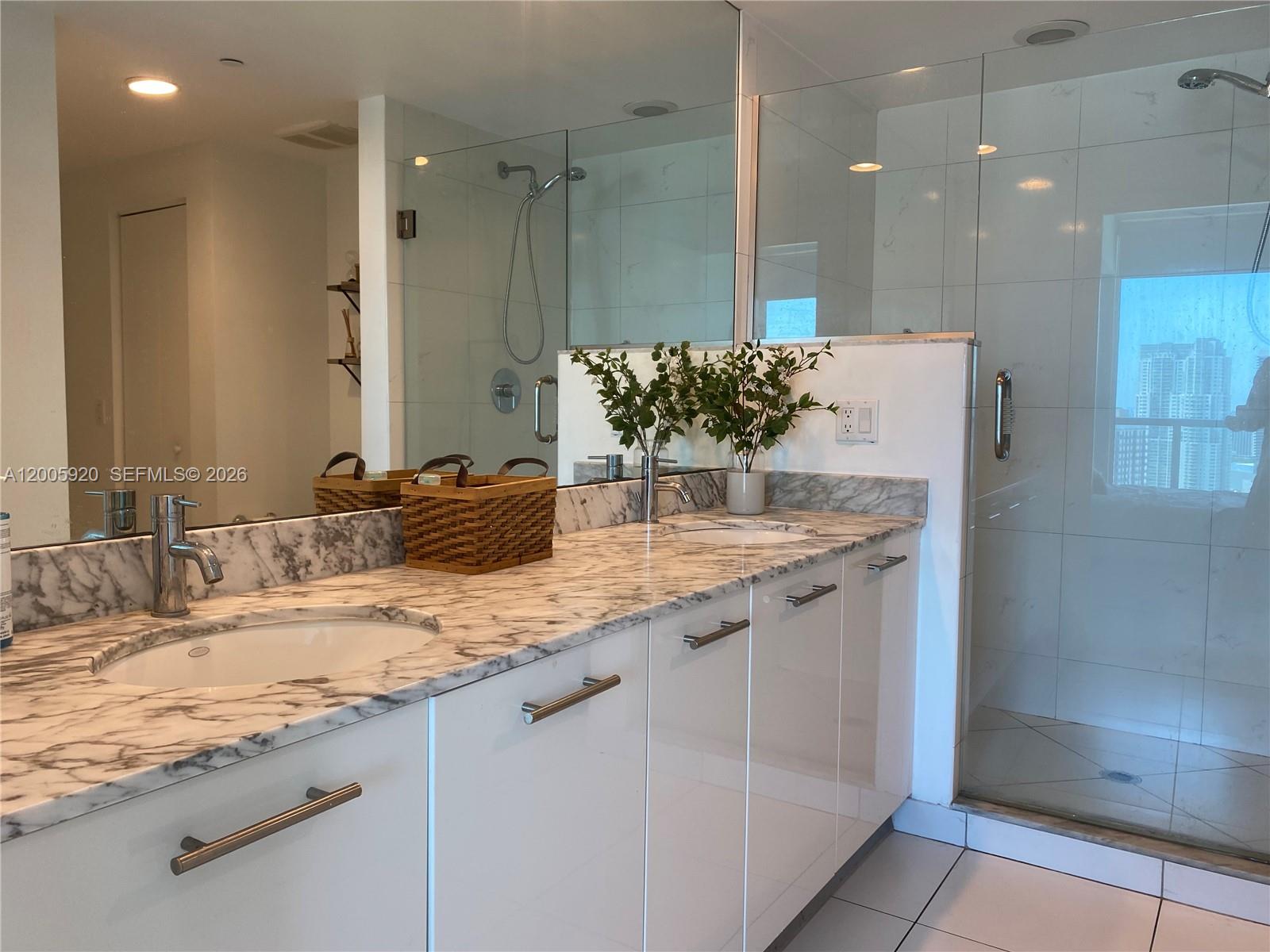 image 500 Brickell West7