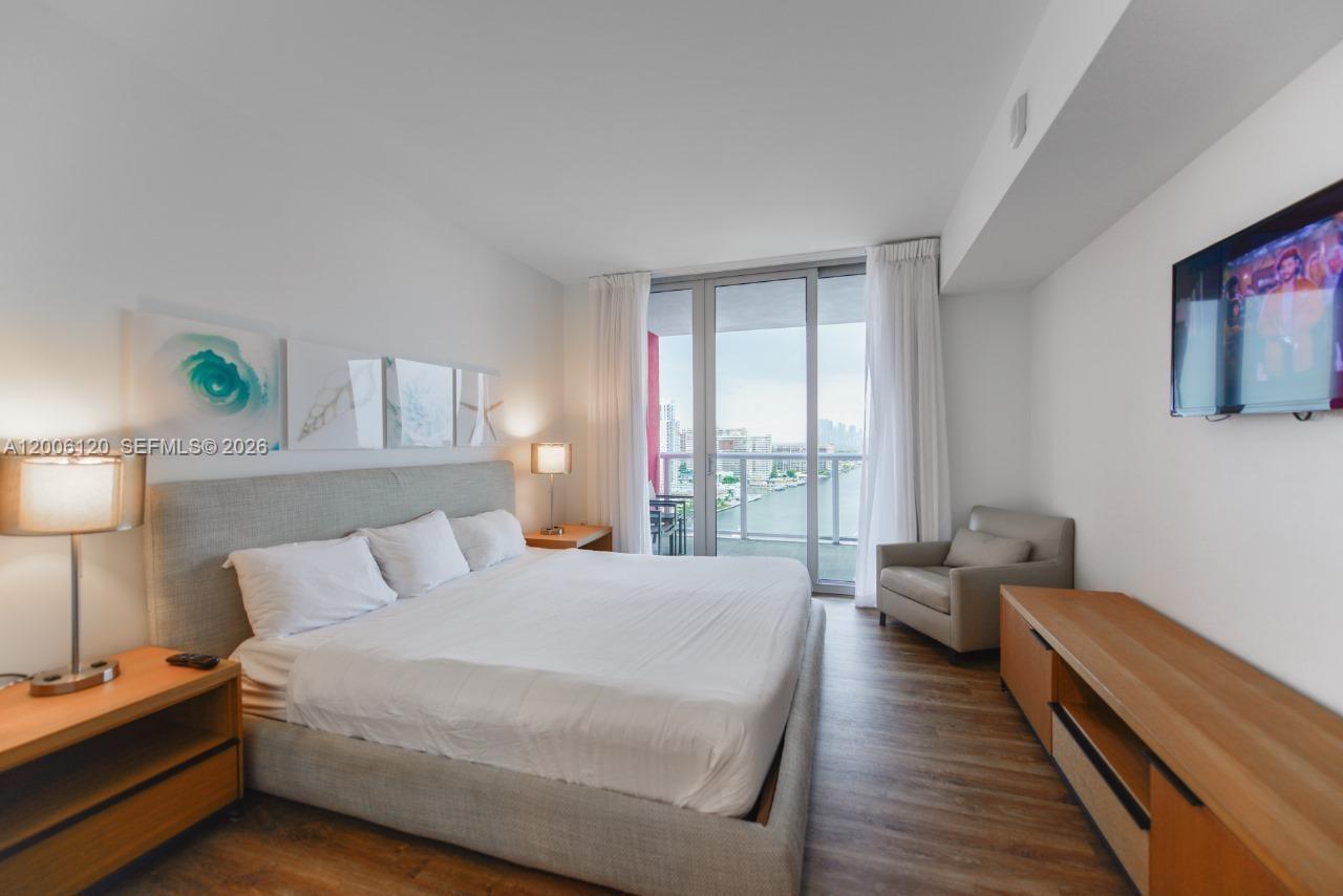 image Beachwalk Condominium9