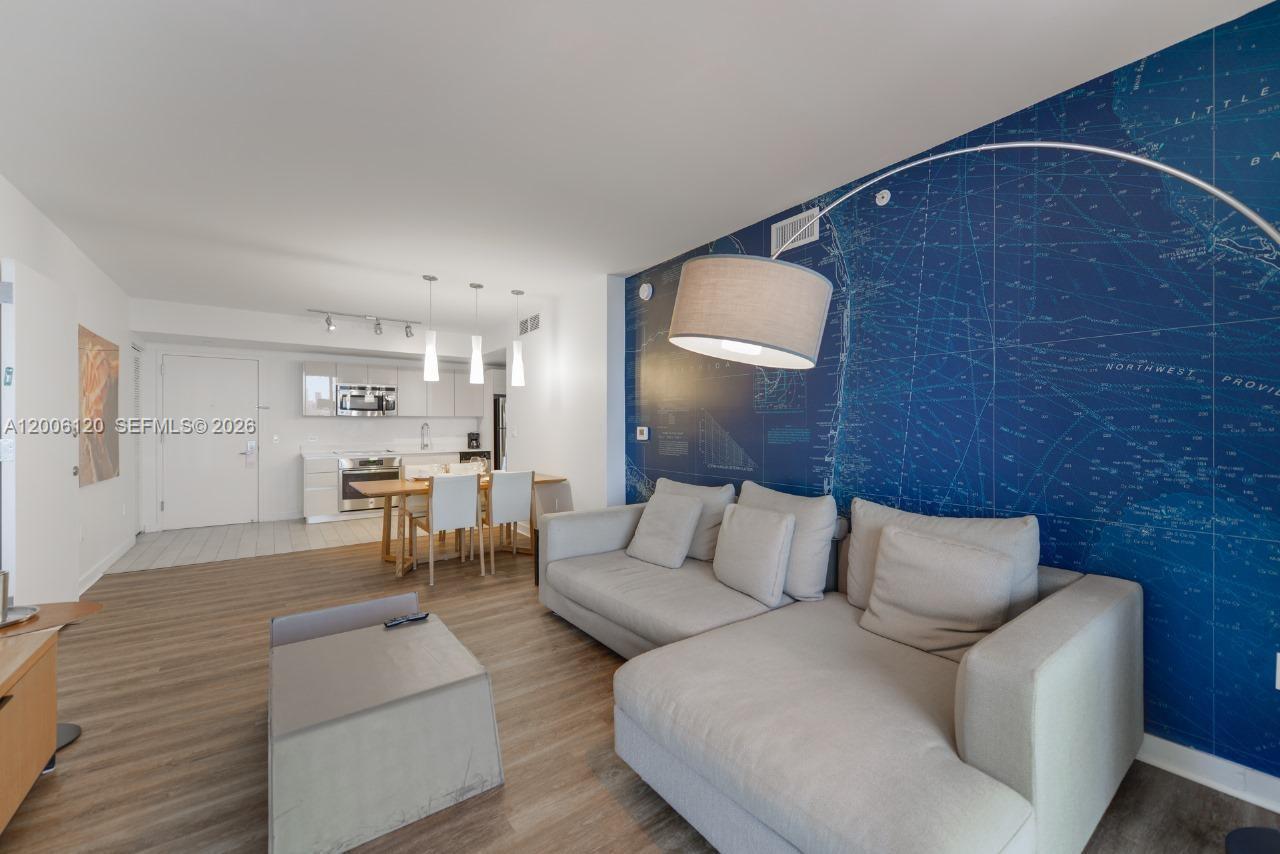 image Beachwalk Condominium13