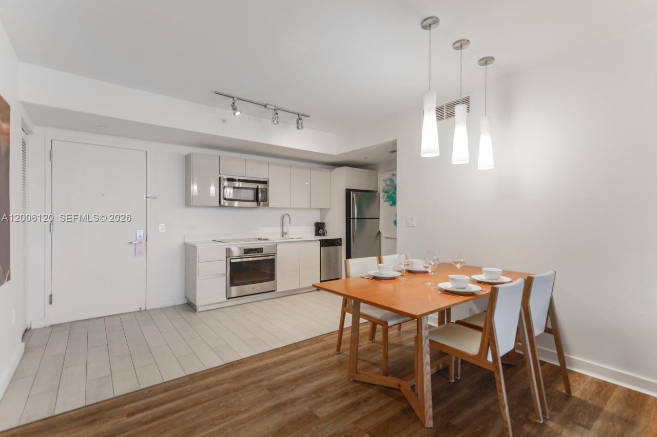 image Beachwalk Condominium19
