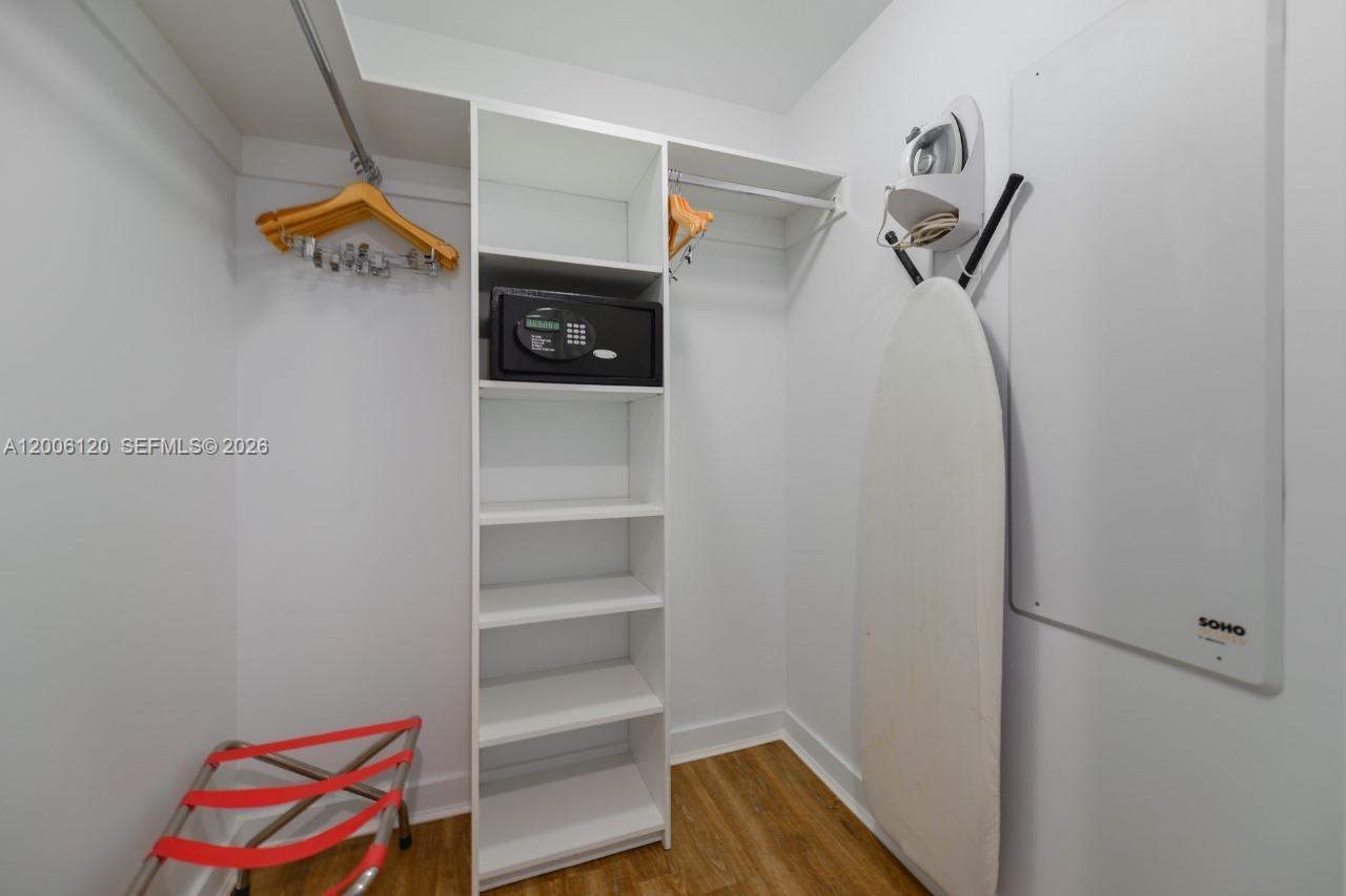 image Beachwalk Condominium22