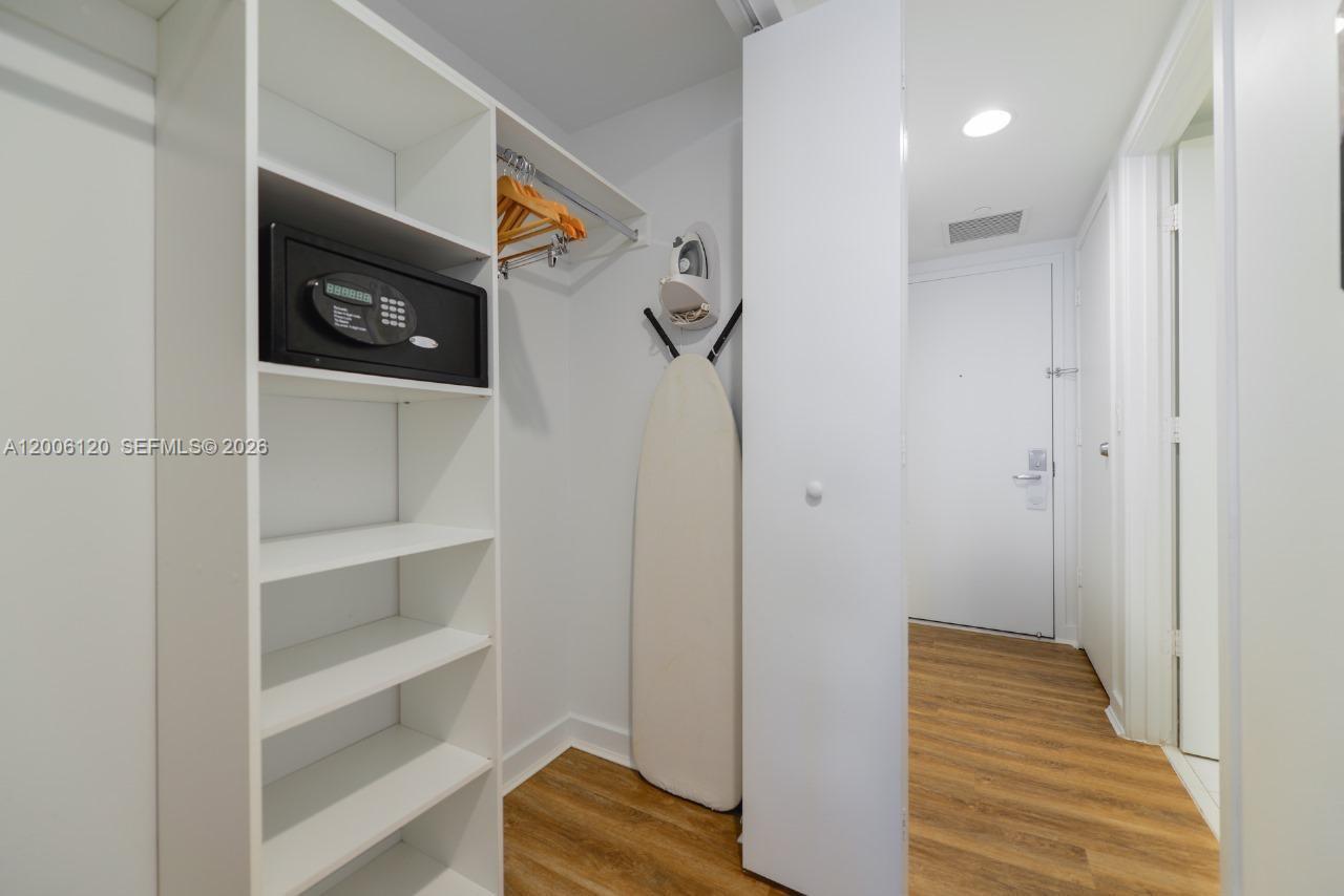 image Beachwalk Condominium23