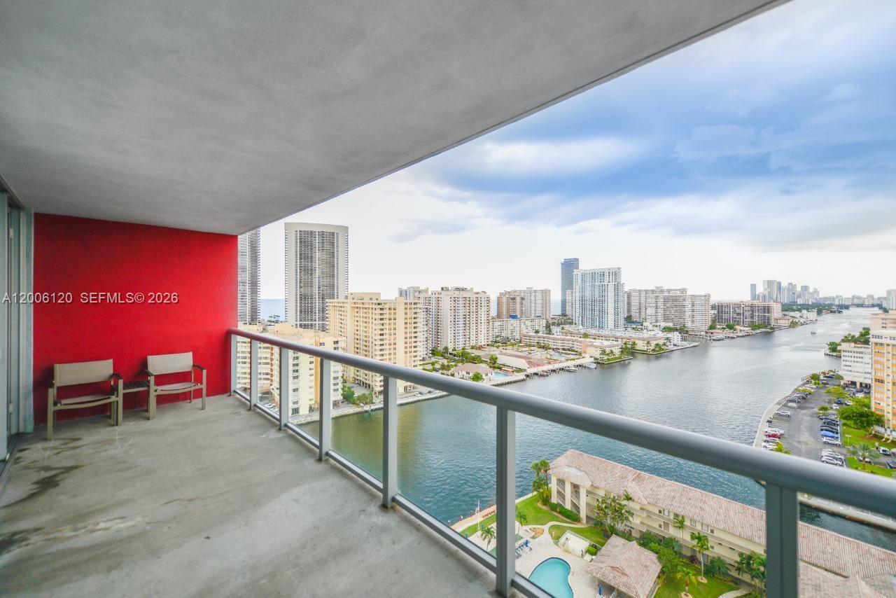 image Beachwalk Condominium3