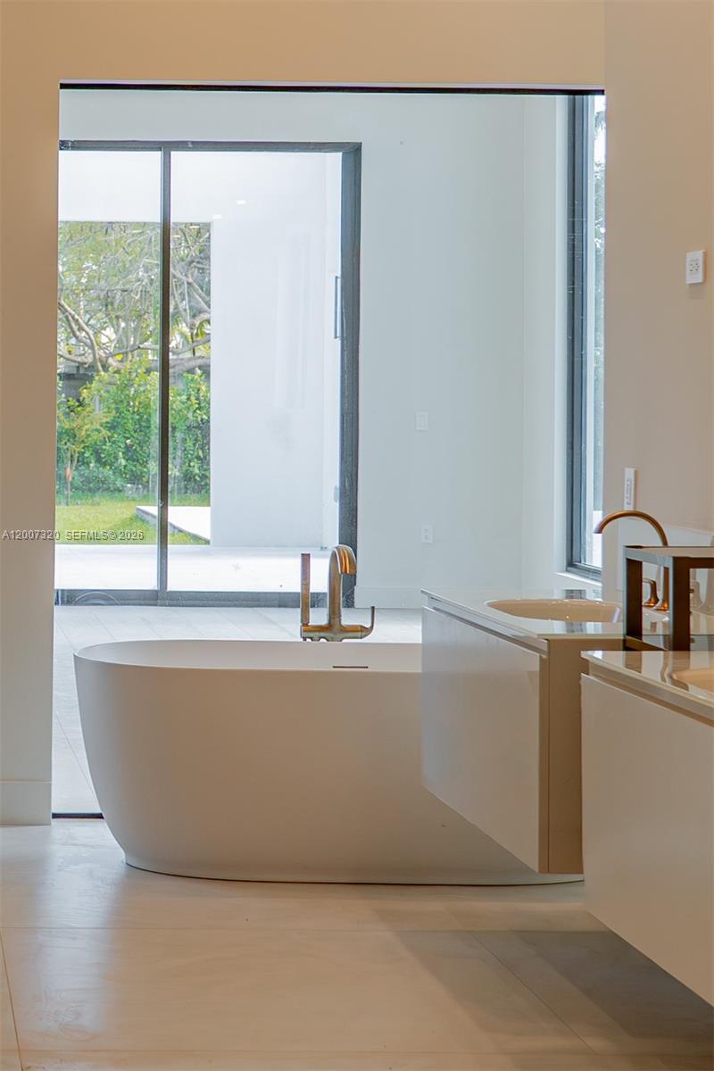 6290 Chapman Fld Dr Pinecrest, FL 33156