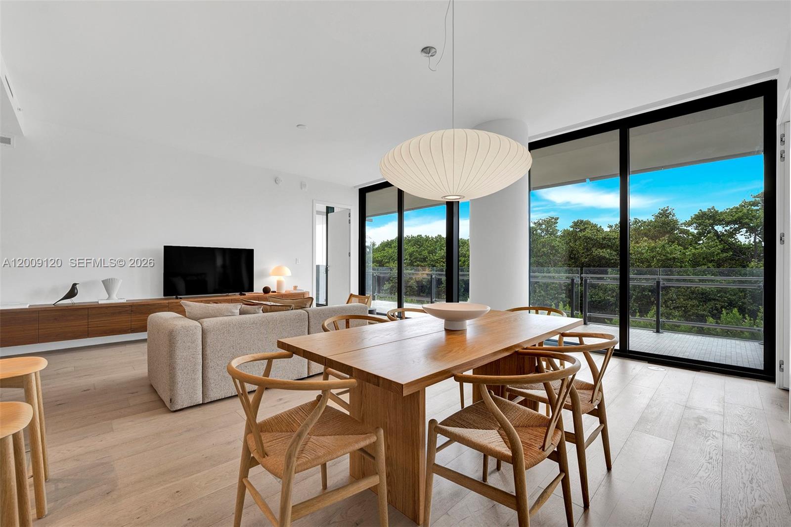8701 Collins Ave #304 Miami Beach, FL 33154