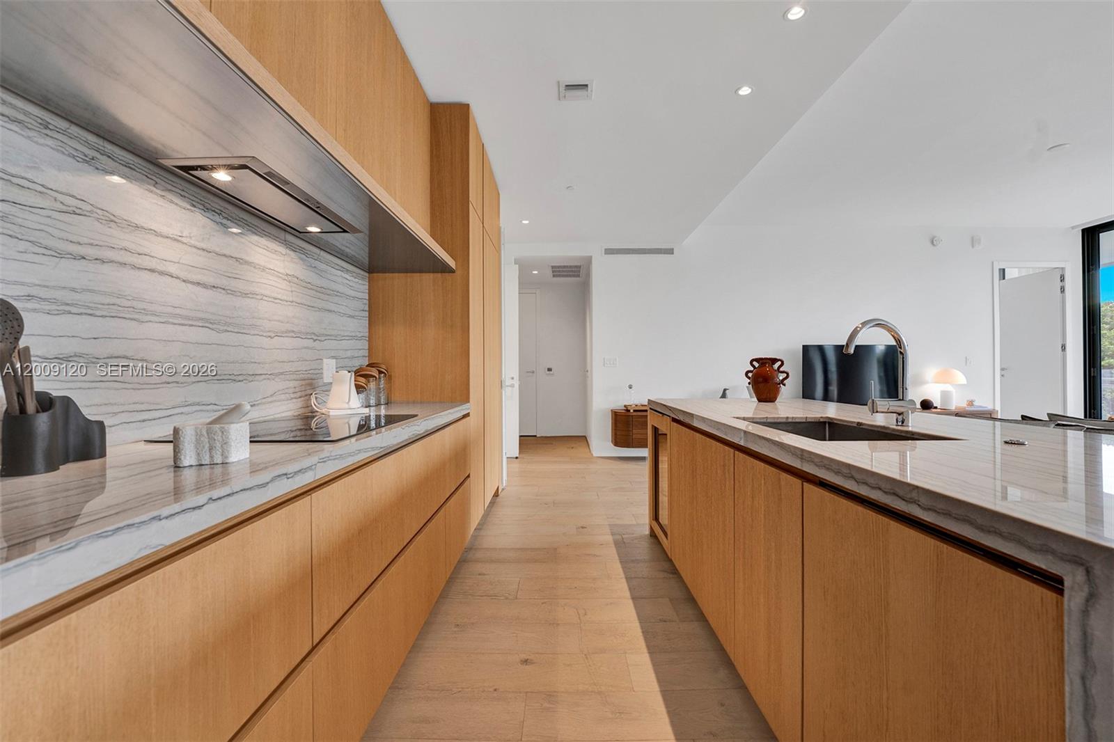 8701 Collins Ave #304 Miami Beach, FL 33154
