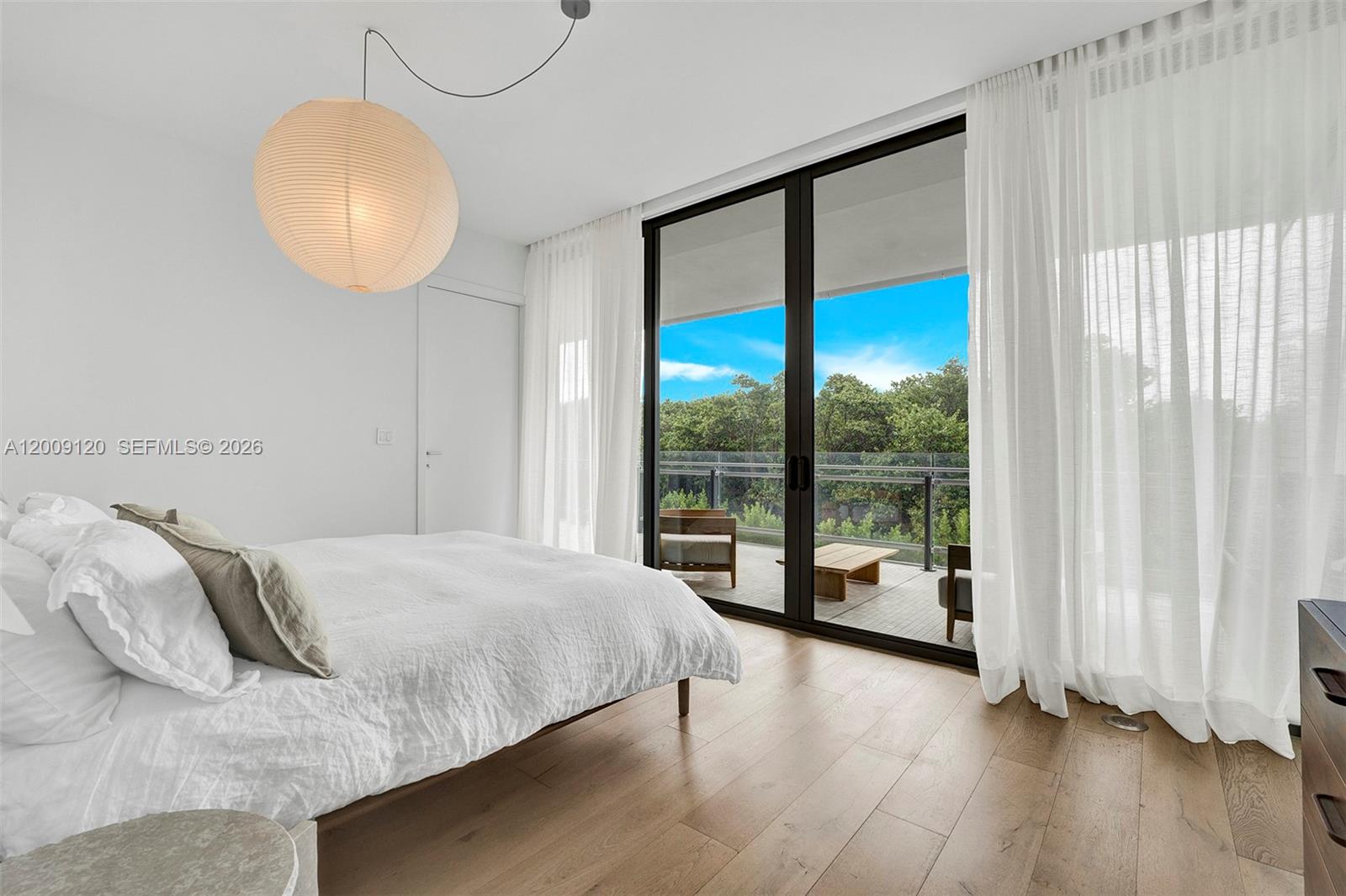 8701 Collins Ave #304 Miami Beach, FL 33154
