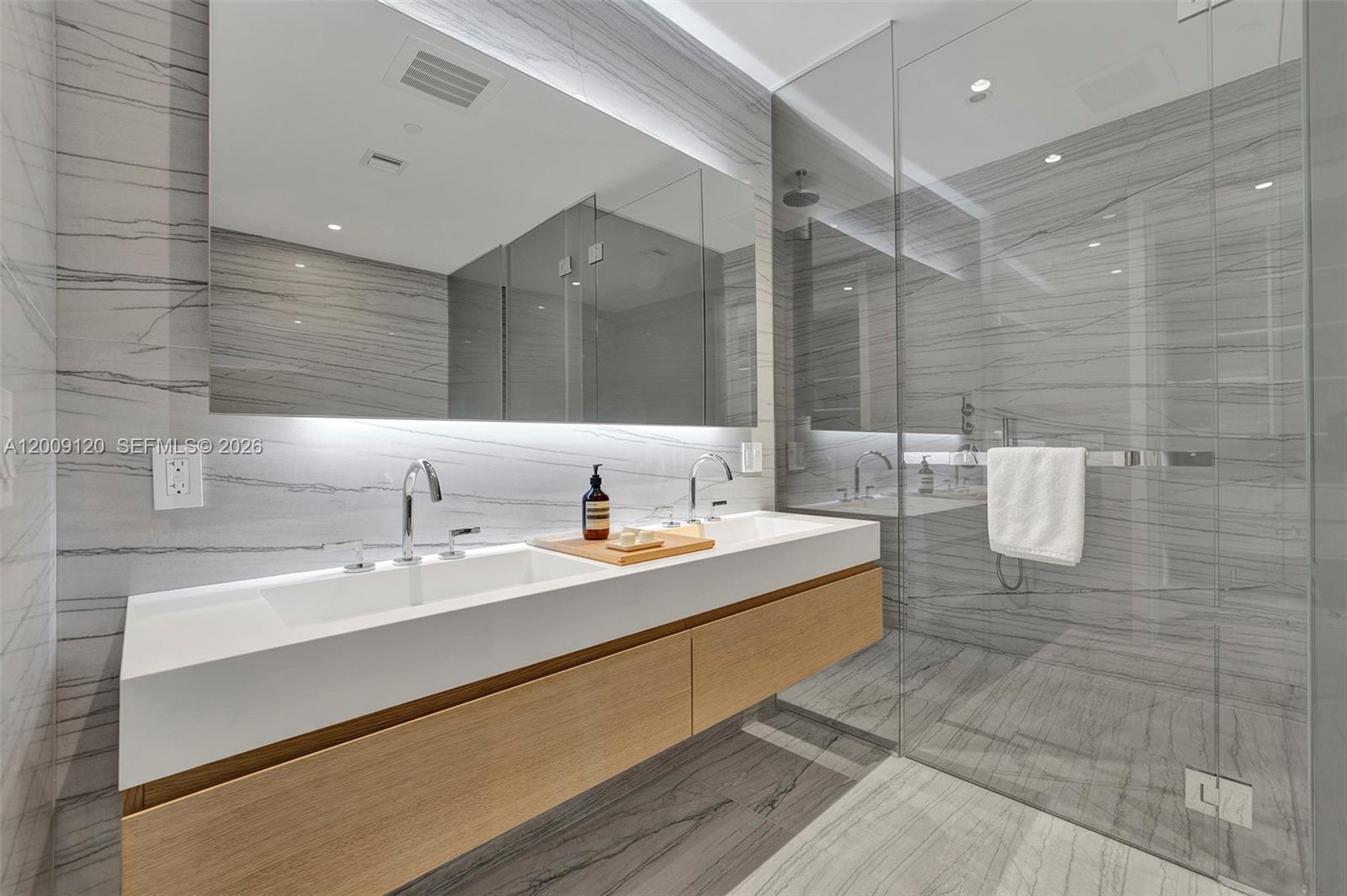8701 Collins Ave #304 Miami Beach, FL 33154