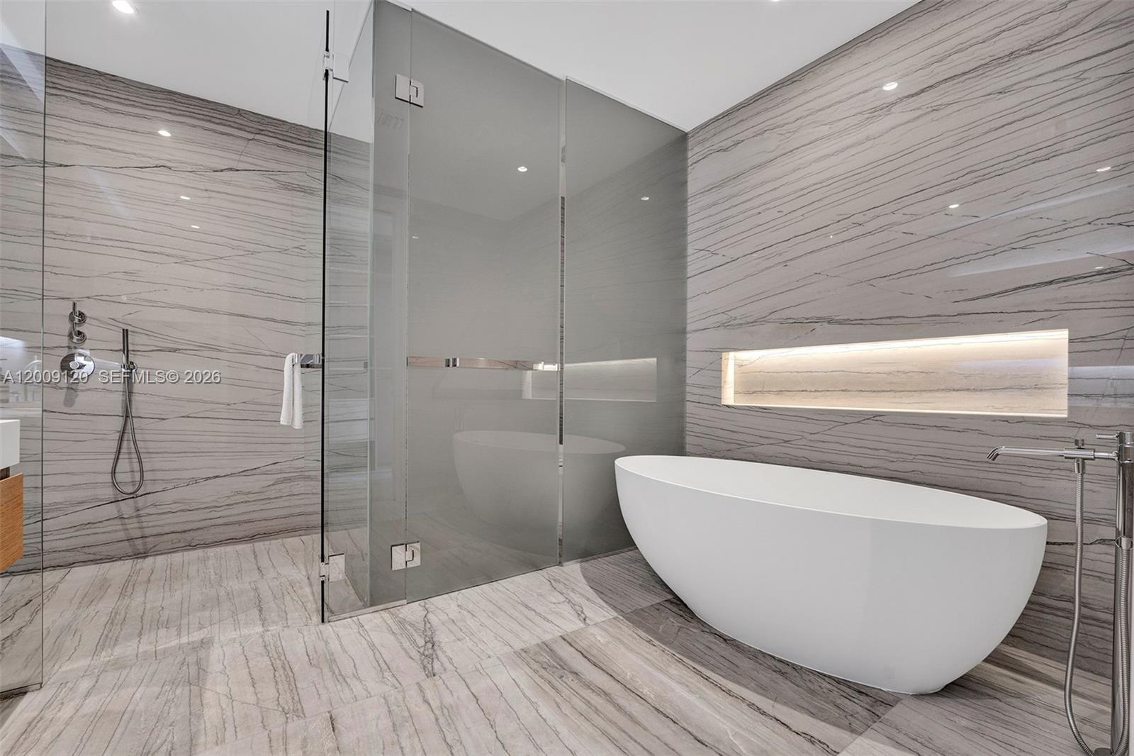 8701 Collins Ave #304 Miami Beach, FL 33154