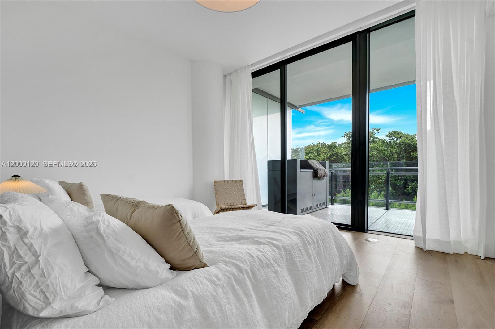 8701 Collins Ave #304 Miami Beach, FL 33154