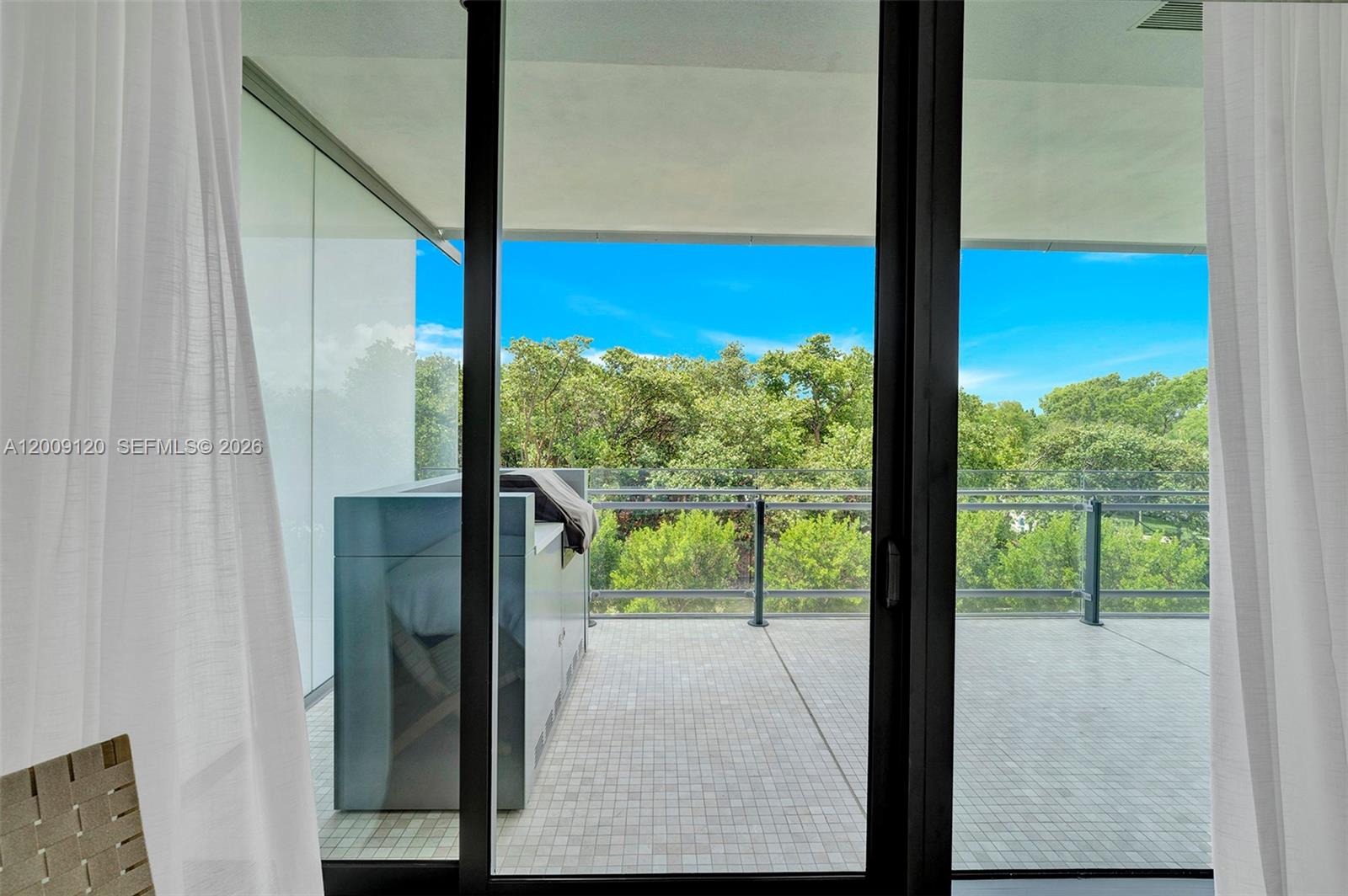 8701 Collins Ave #304 Miami Beach, FL 33154