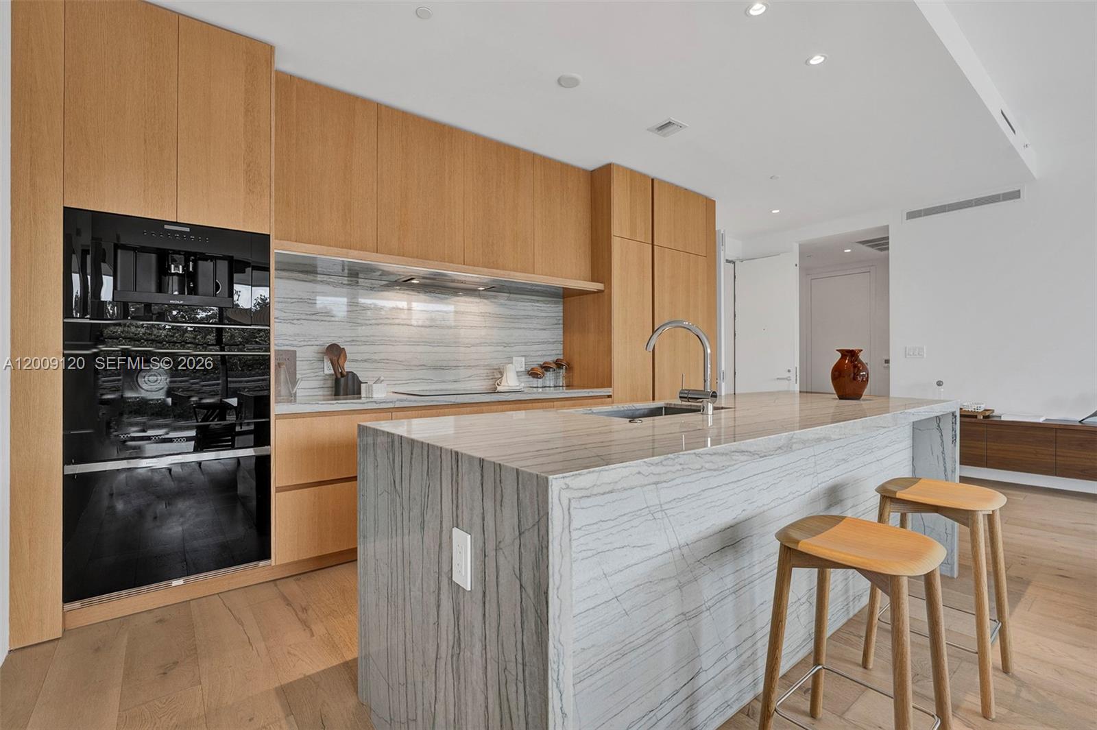 8701 Collins Ave #304 Miami Beach, FL 33154