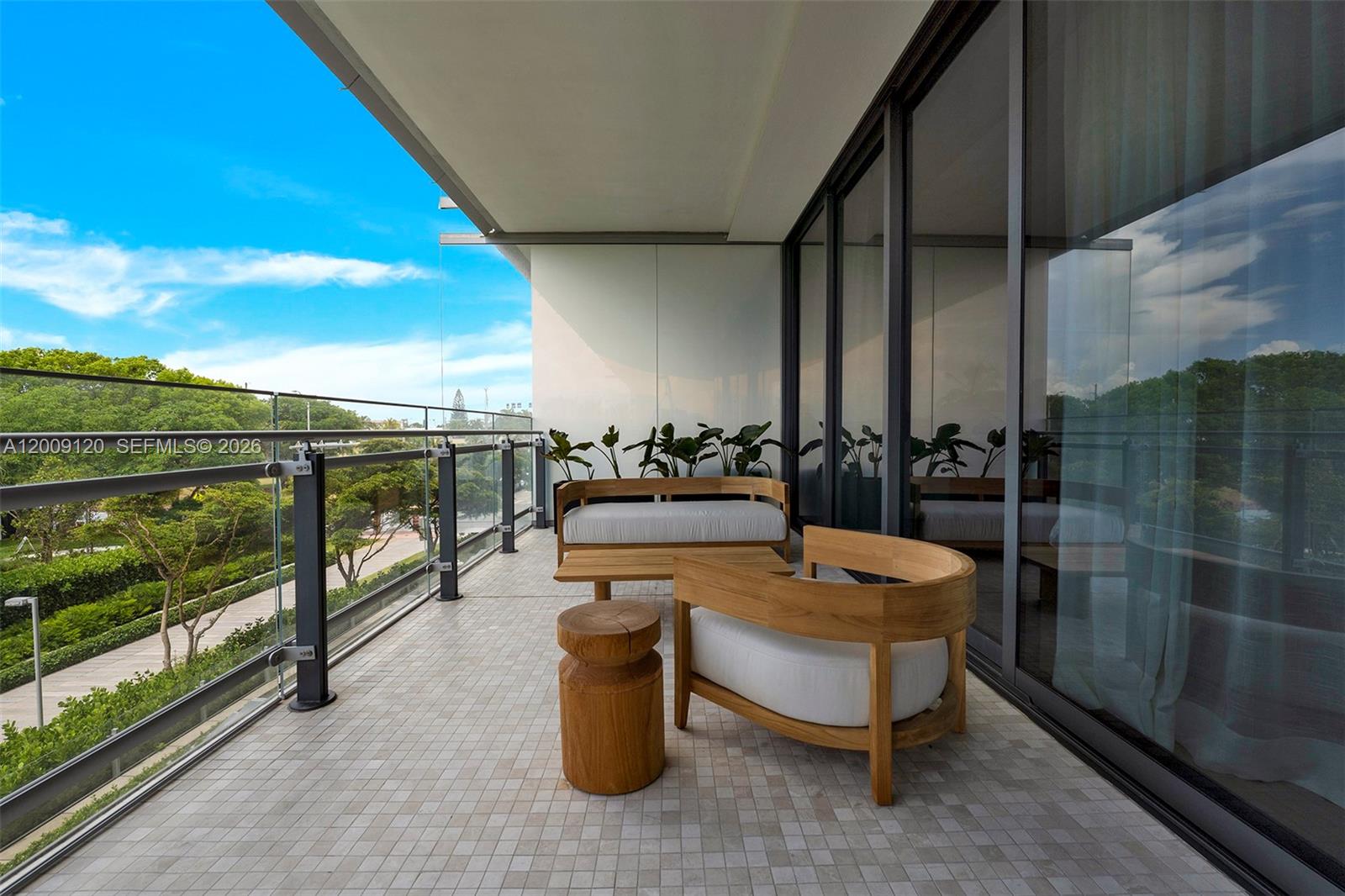 8701 Collins Ave #304 Miami Beach, FL 33154