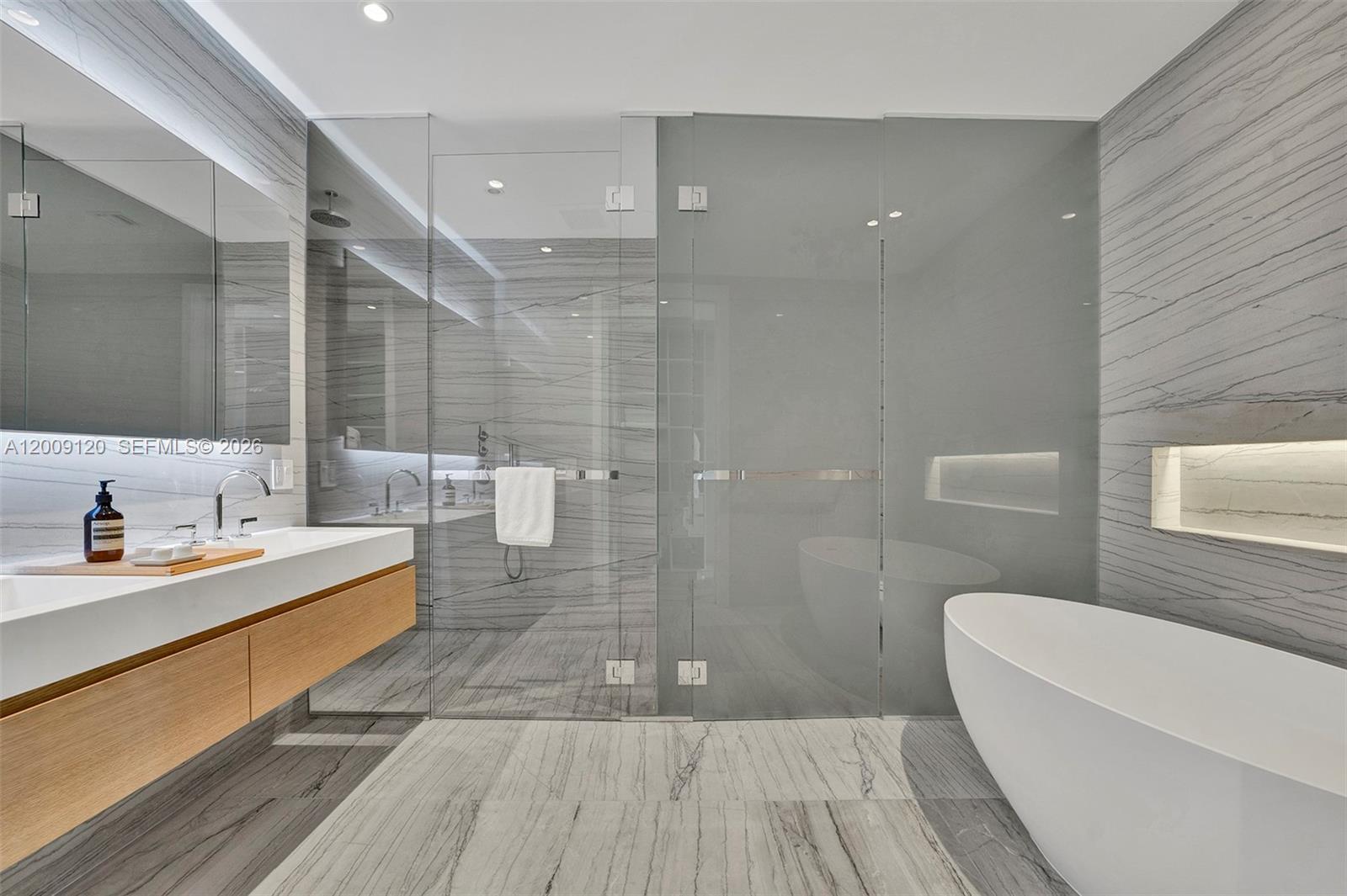 8701 Collins Ave #304 Miami Beach, FL 33154
