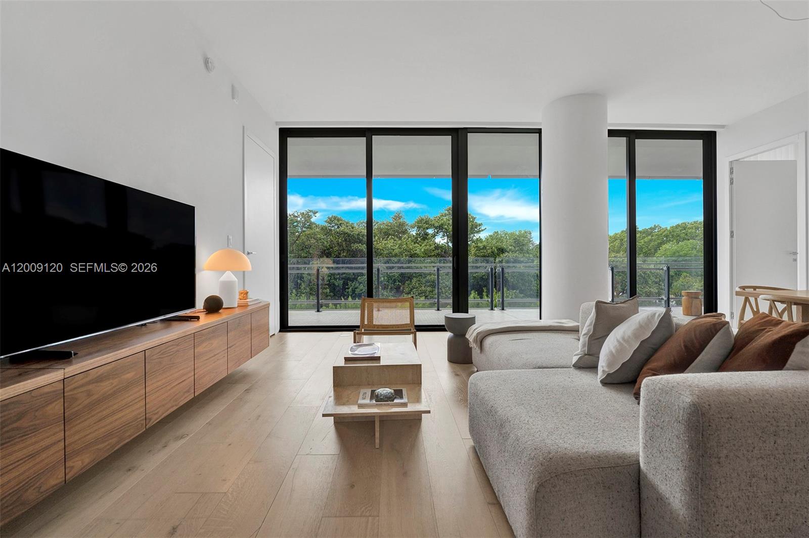 8701 Collins Ave #304 Miami Beach, FL 33154