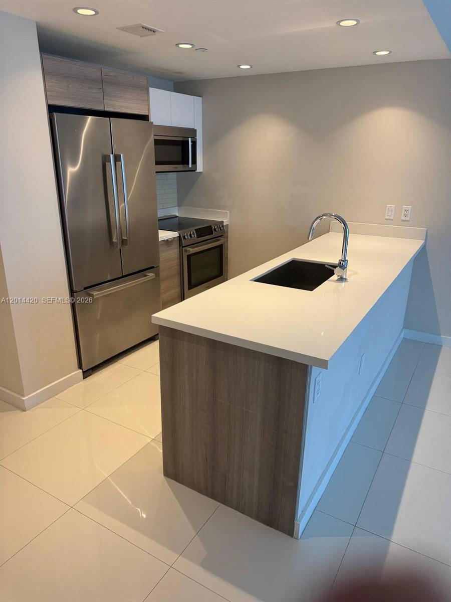 9940 W Bay Hbr Dr #7B-S Bay Harbor Islands, FL 33154