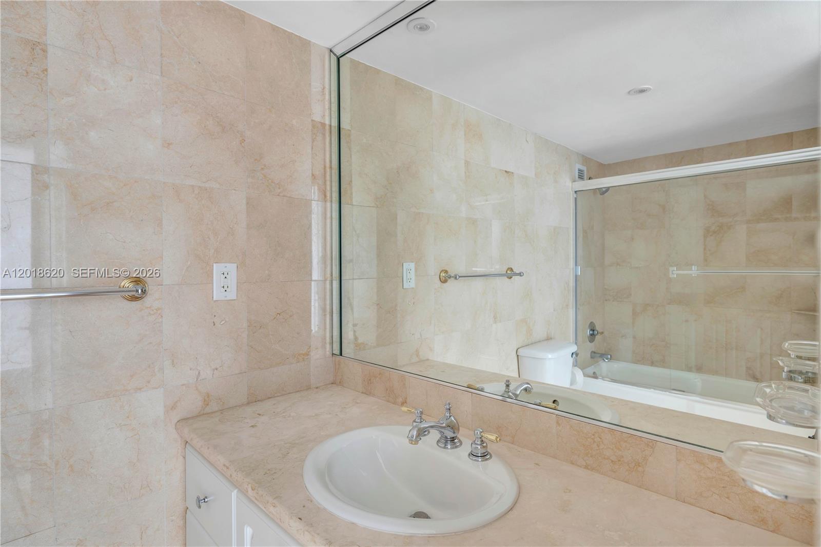 5151 Collins Ave #1627 Miami Beach, FL 33140