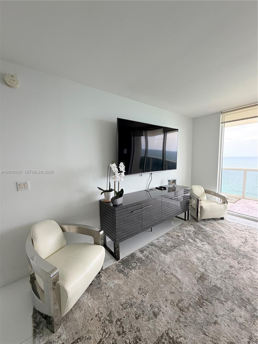 image Beach Club 35