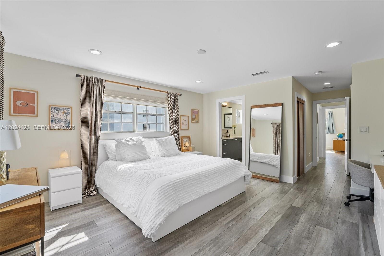 300 Galen Dr #306 Key Biscayne, FL 33149