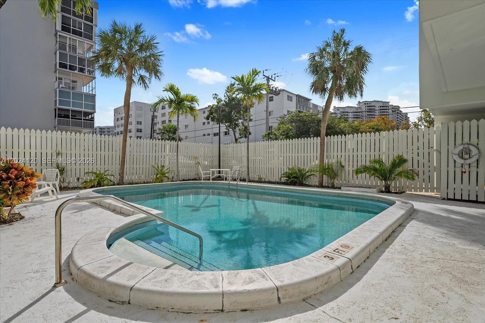 300 Galen Dr #306 Key Biscayne, FL 33149