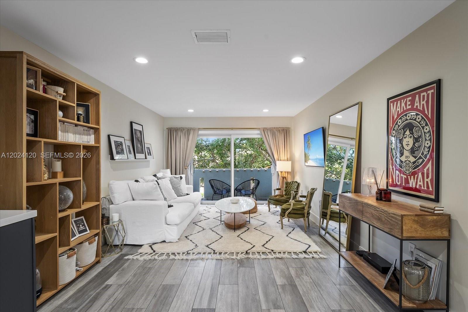 300 Galen Dr #306 Key Biscayne, FL 33149