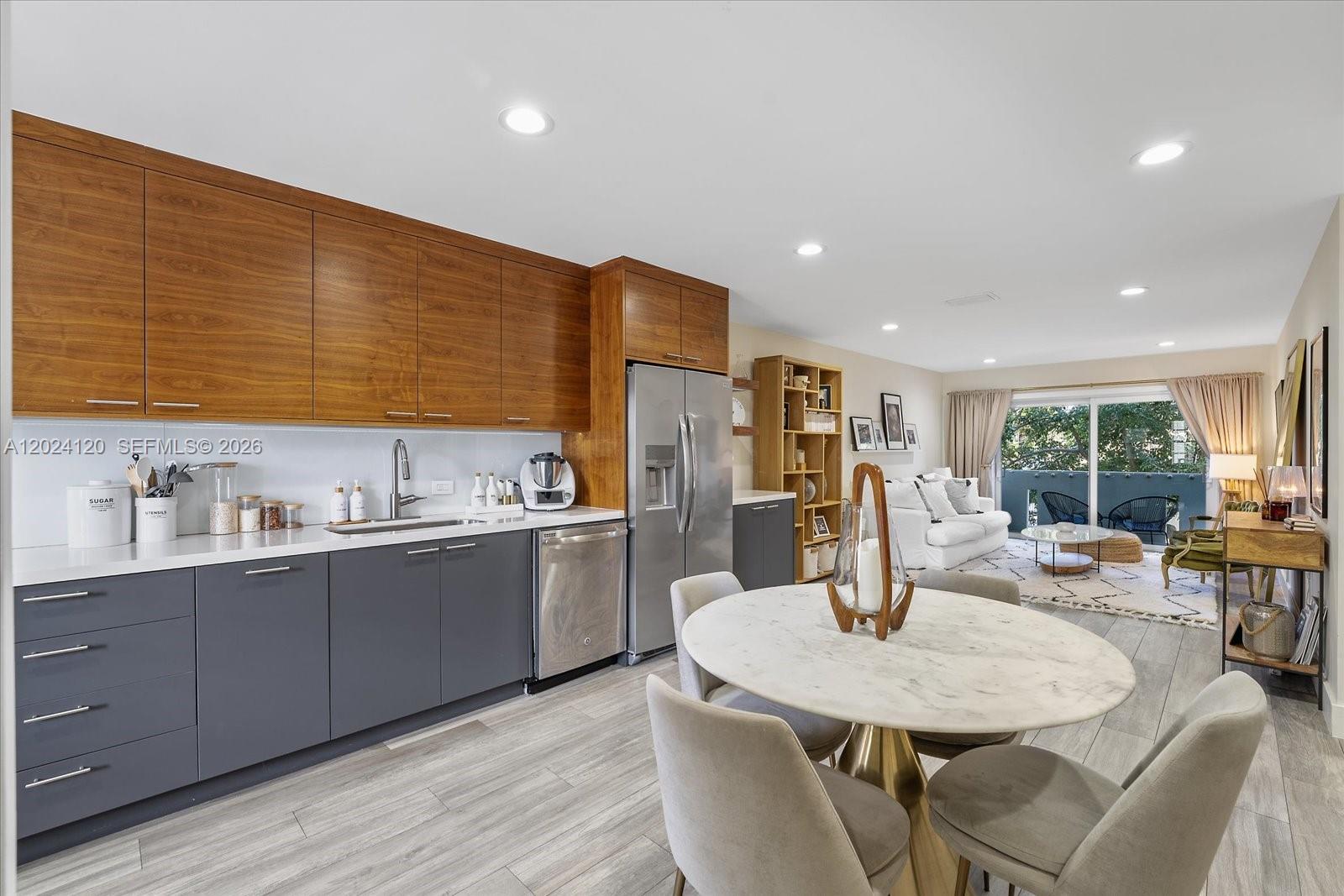 300 Galen Dr #306 Key Biscayne, FL 33149