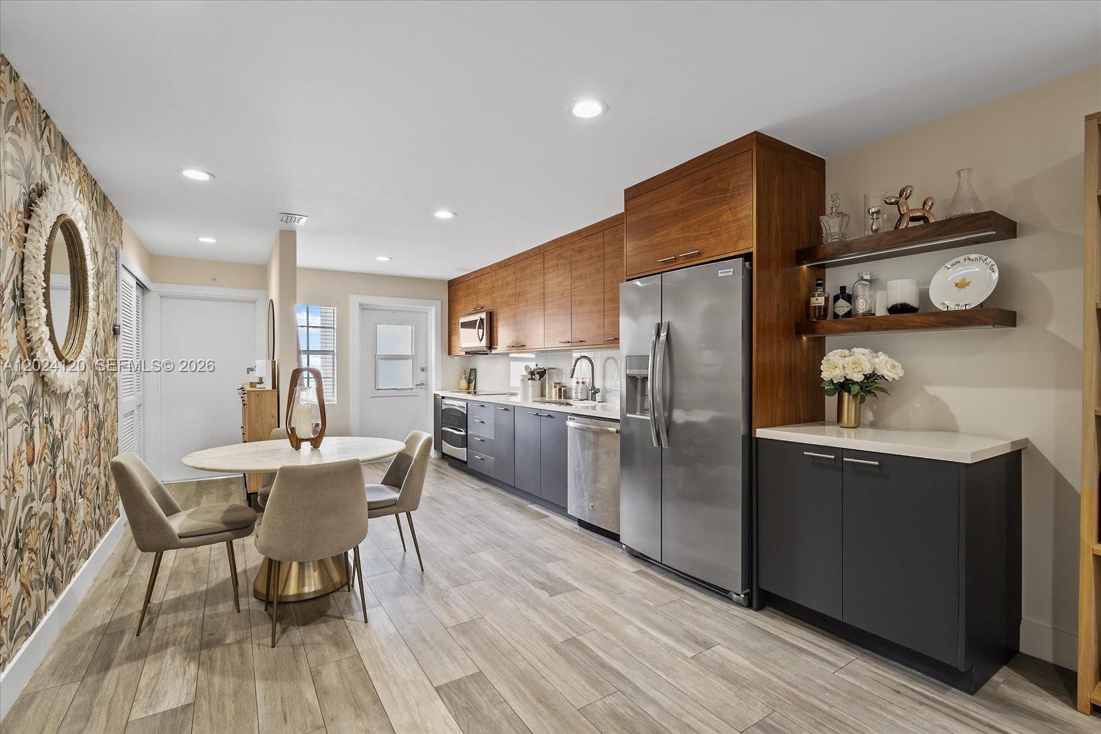 300 Galen Dr #306 Key Biscayne, FL 33149