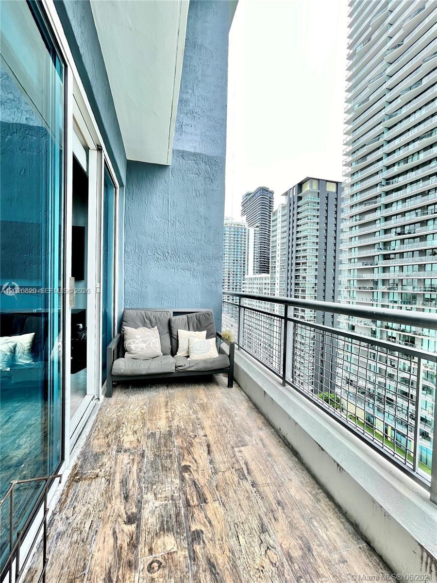 image Infinity at Brickell11