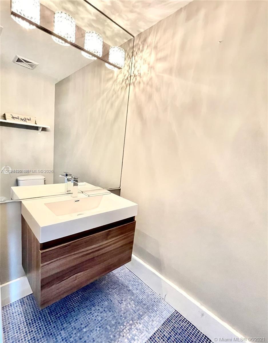 image Infinity at Brickell7