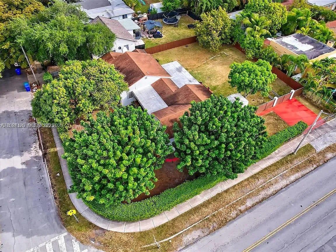 435 SW 33rd Ave Miami, FL 33135