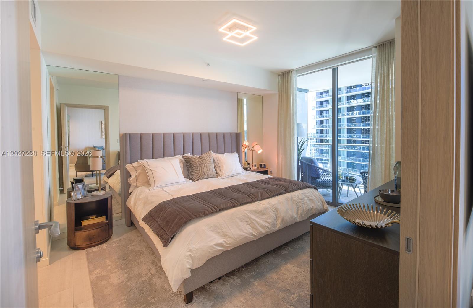 1000 Brickell Plz #3705 Miami, FL 33131