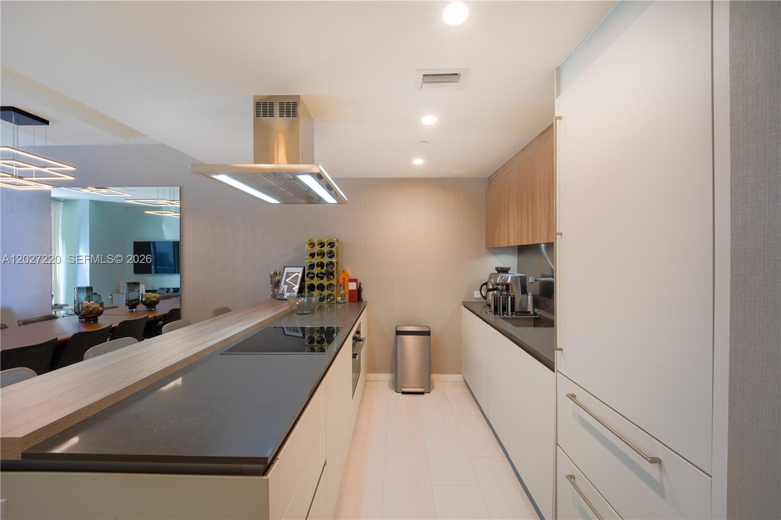 1000 Brickell Plz #3705 Miami, FL 33131