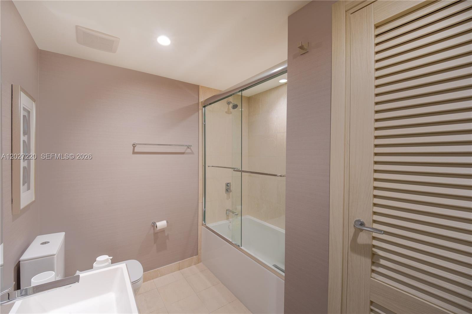 1000 Brickell Plz #3705 Miami, FL 33131