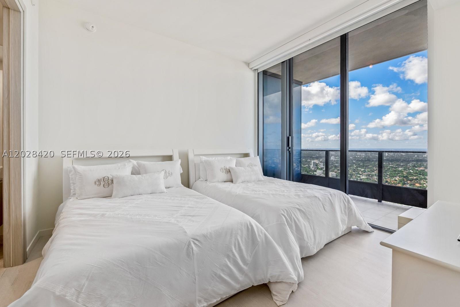 image Brickell Flatiron17