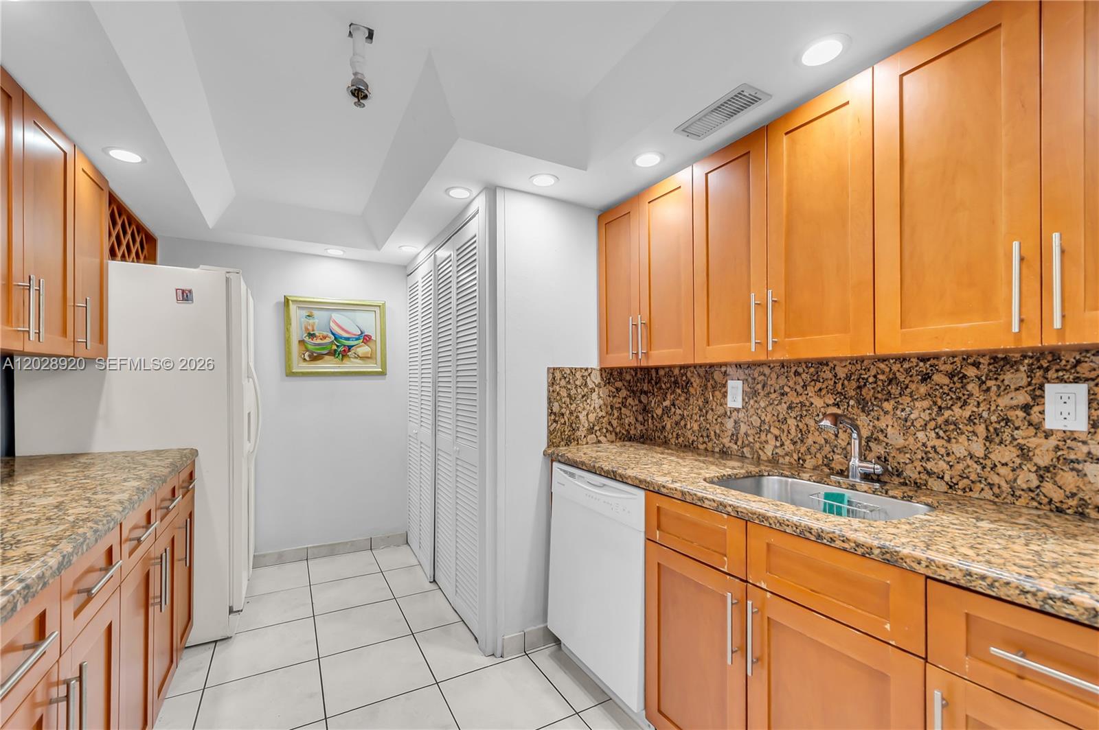 3200 Collins Ave #12-8 Miami Beach, FL 33140