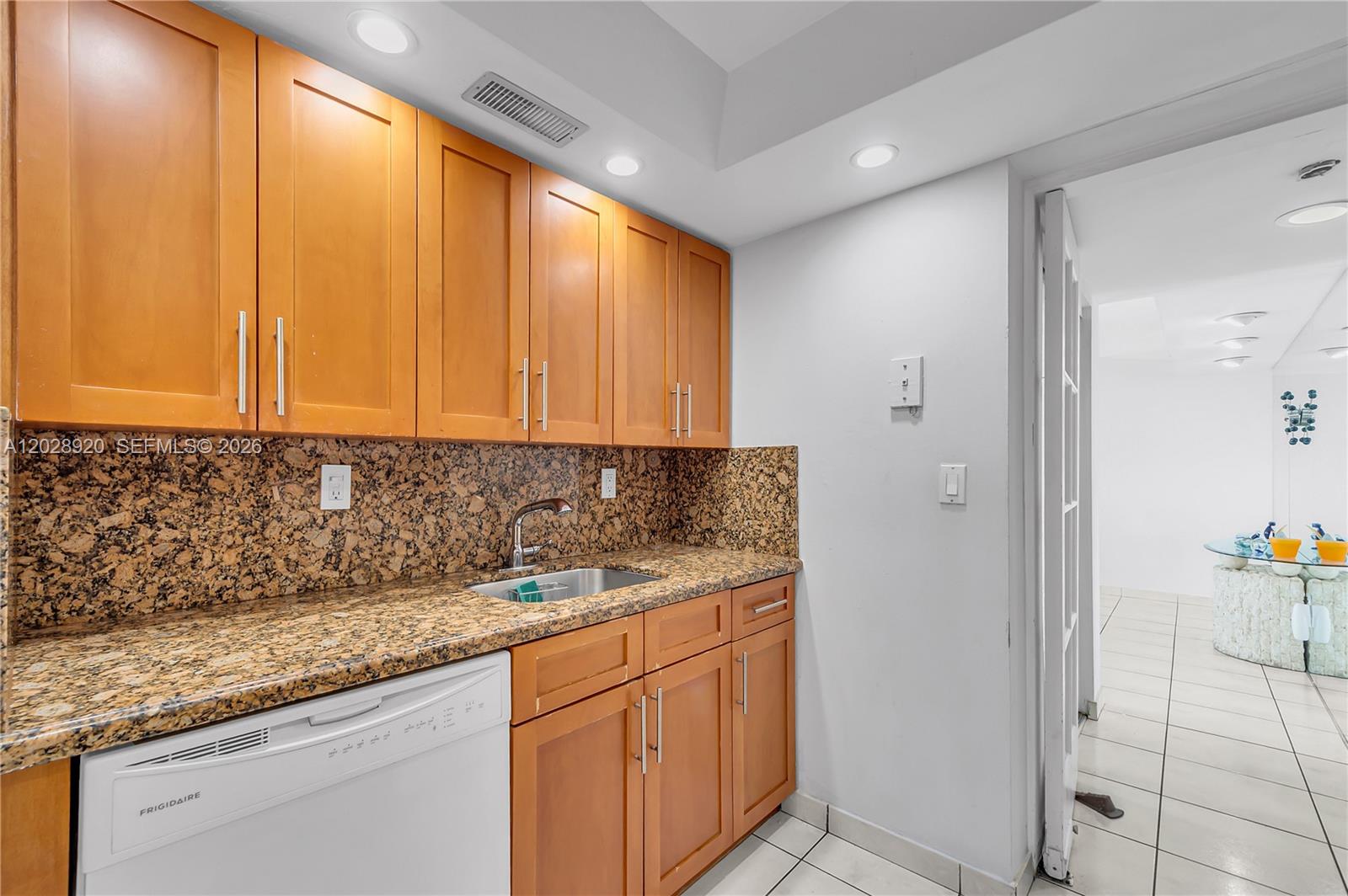 3200 Collins Ave #12-8 Miami Beach, FL 33140