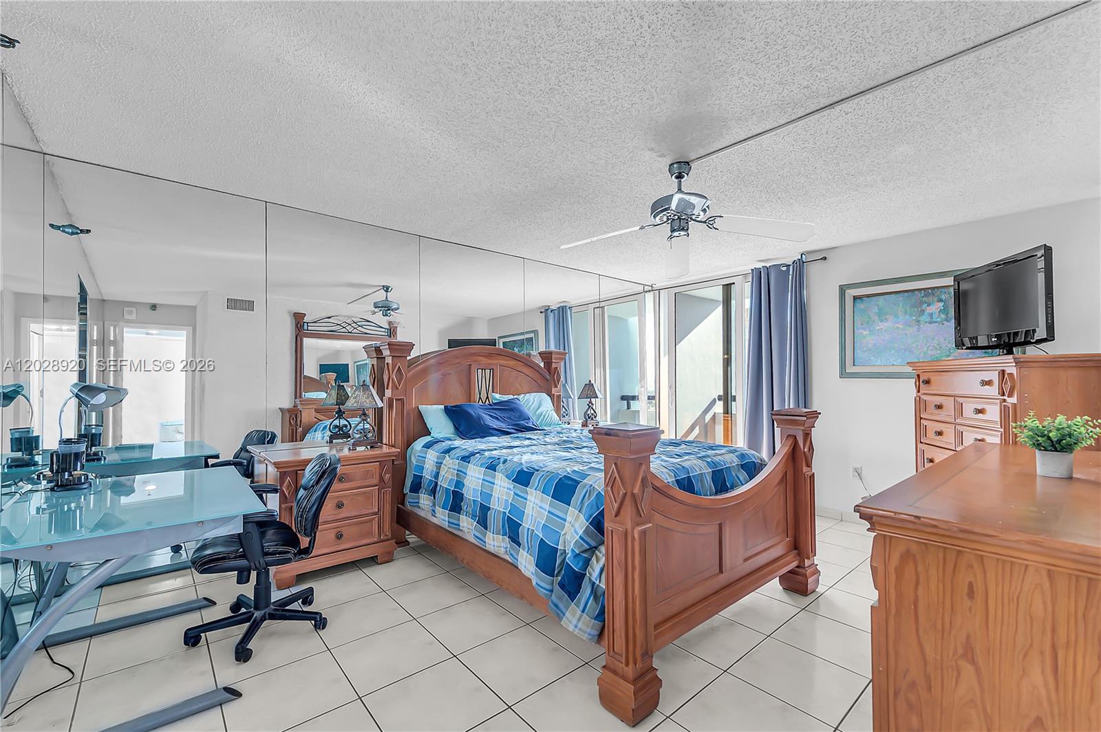 3200 Collins Ave #12-8 Miami Beach, FL 33140