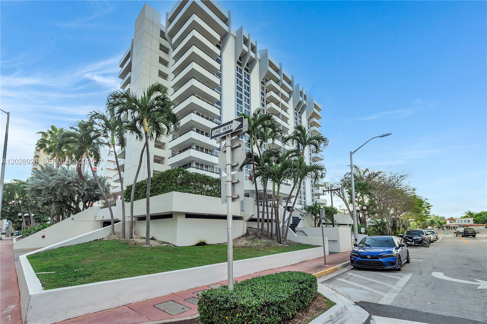 3200 Collins Ave #12-8 Miami Beach, FL 33140
