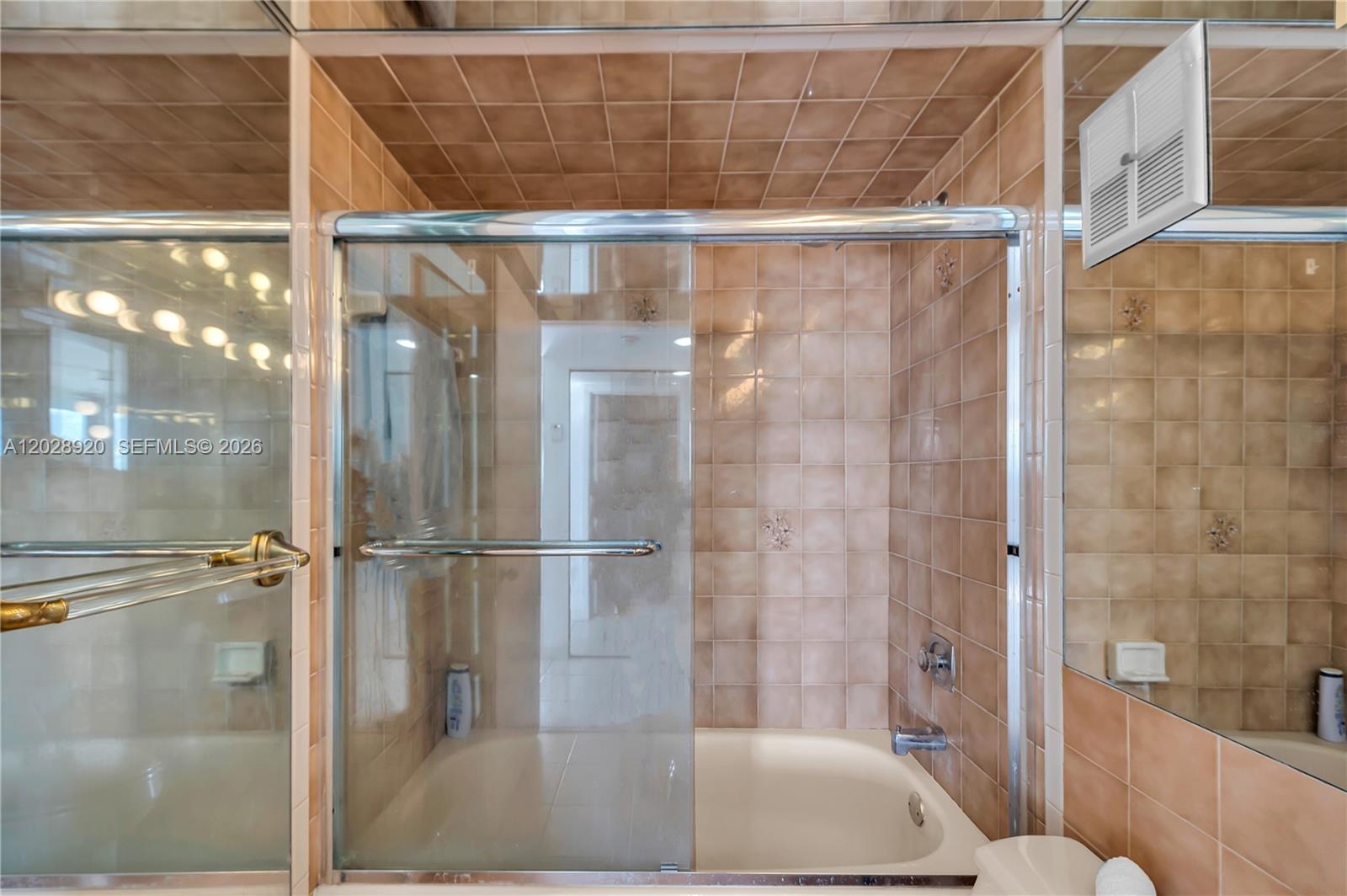 3200 Collins Ave #12-8 Miami Beach, FL 33140