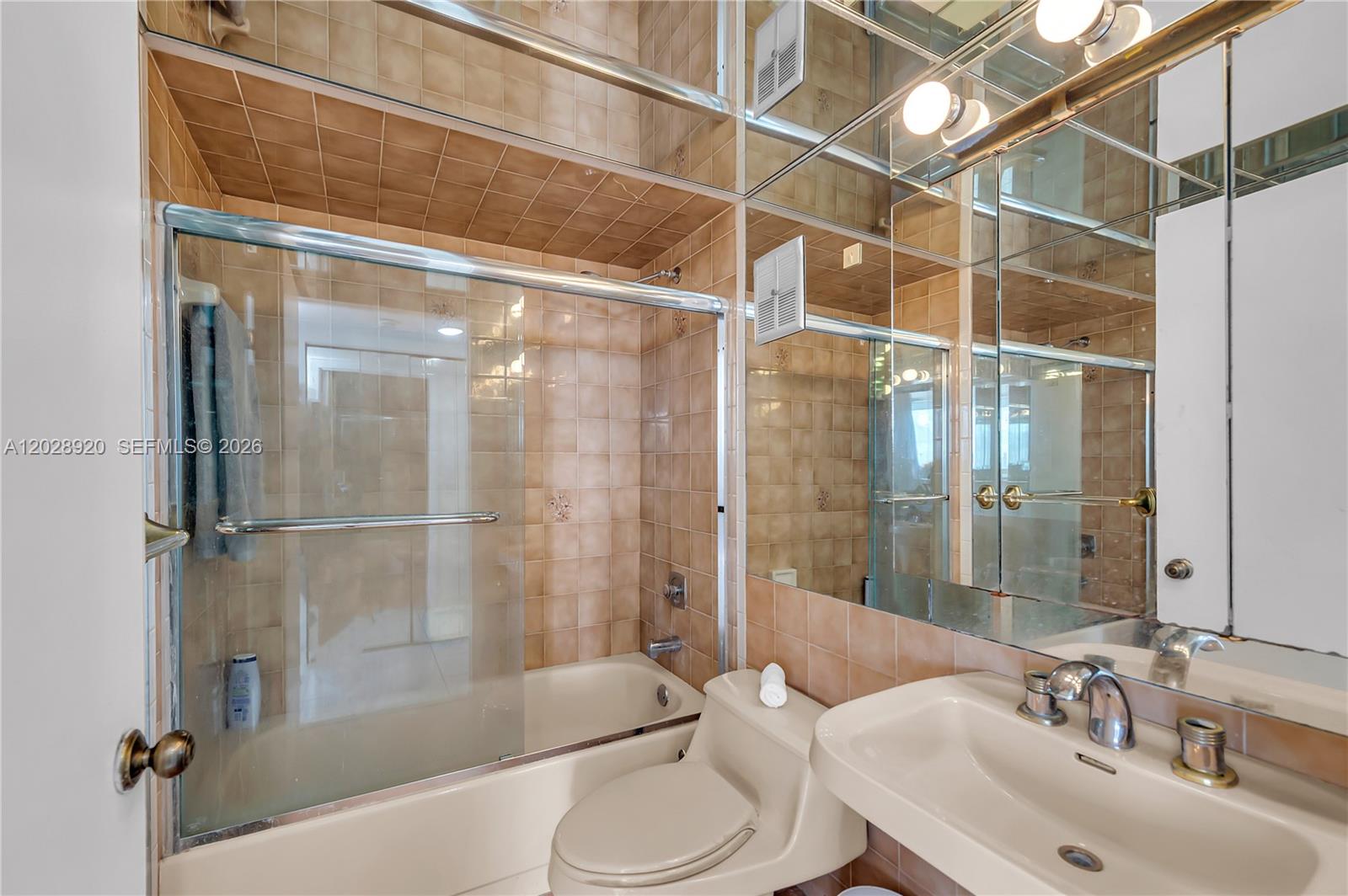 3200 Collins Ave #12-8 Miami Beach, FL 33140