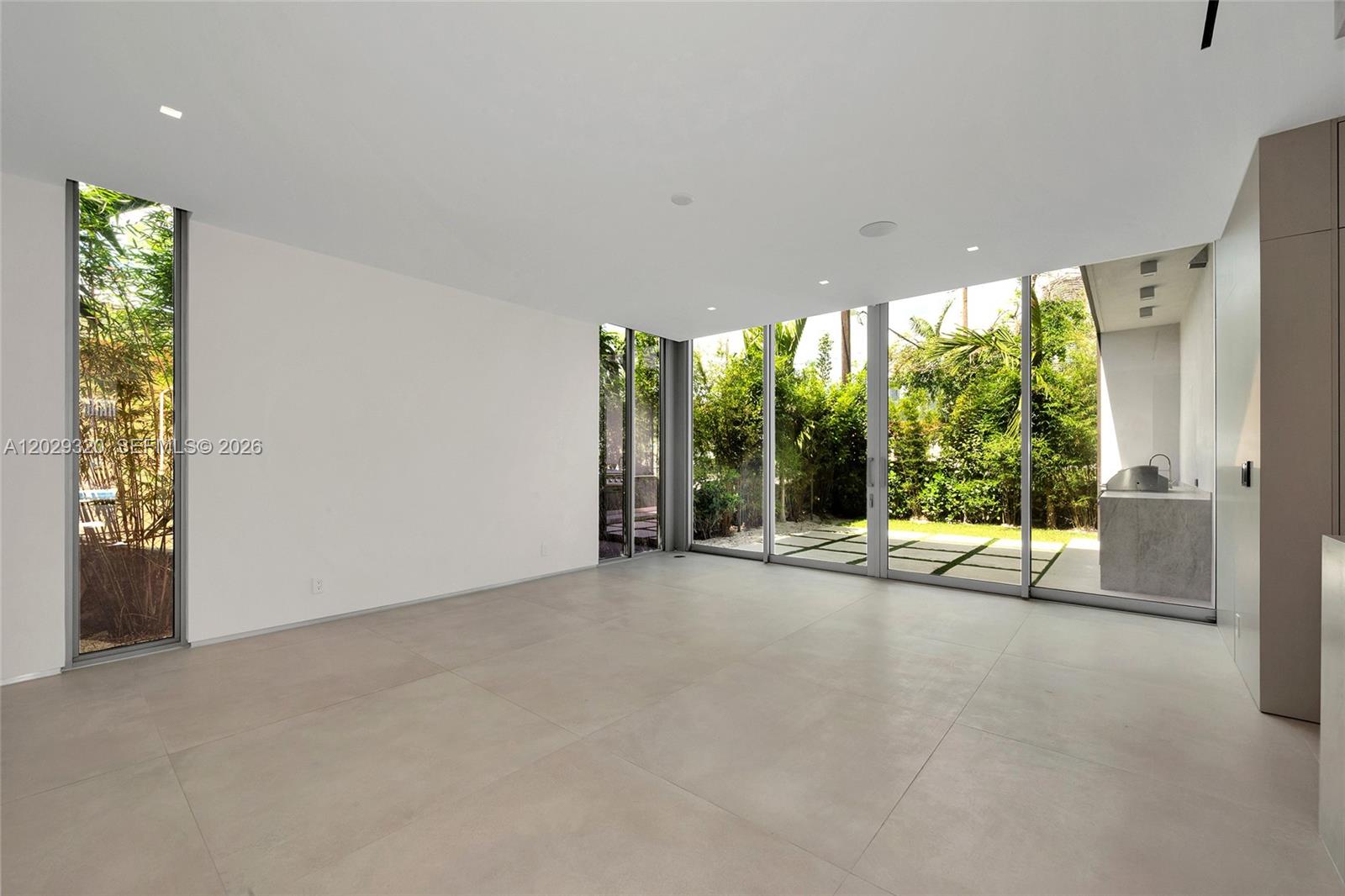 2100 S Miami Ave Miami, FL 33129