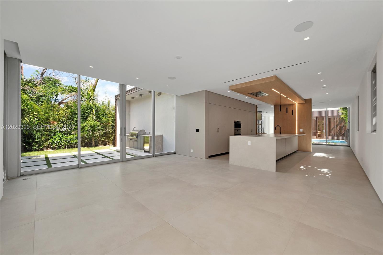 2100 S Miami Ave Miami, FL 33129