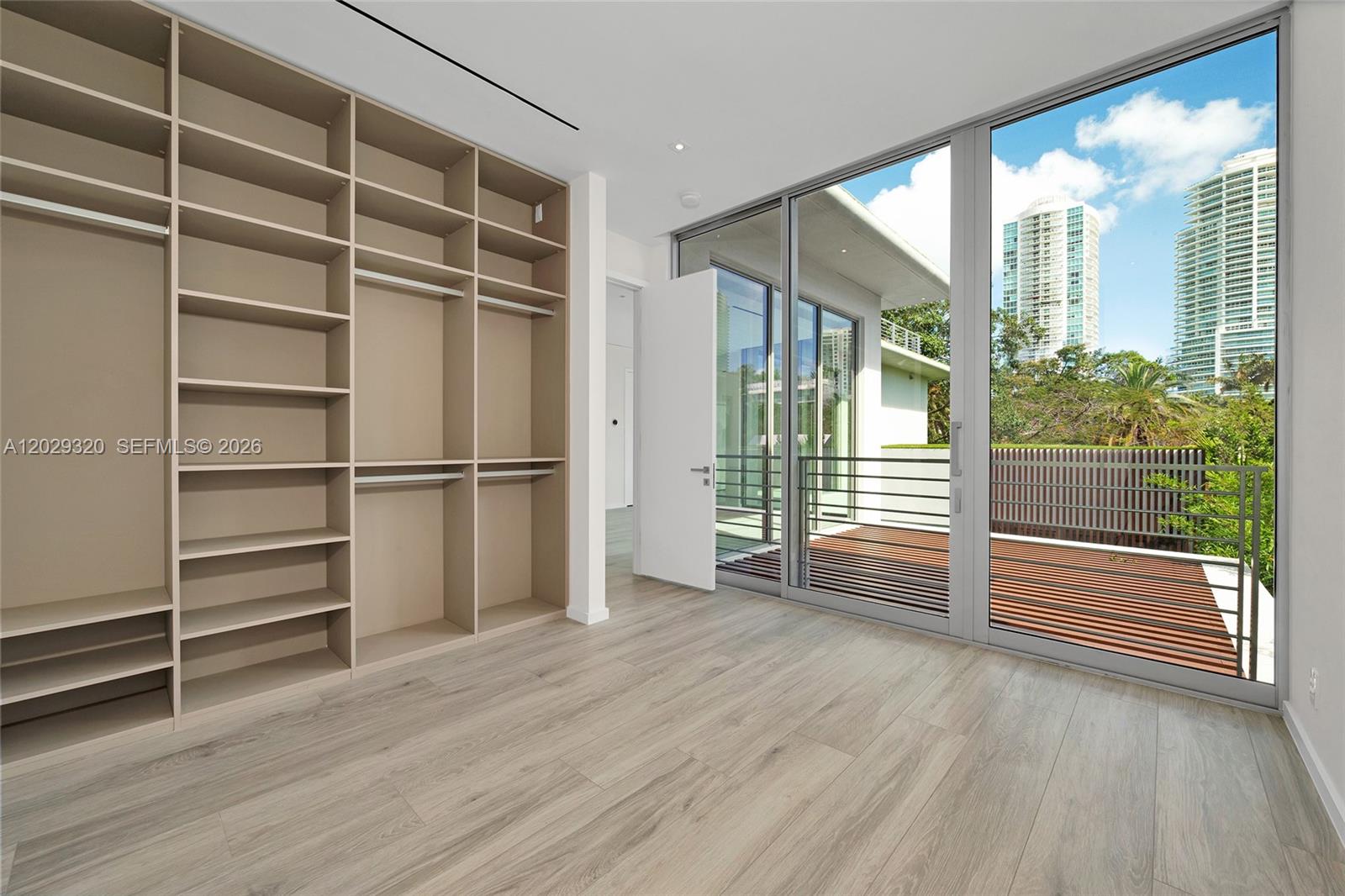 2100 S Miami Ave Miami, FL 33129