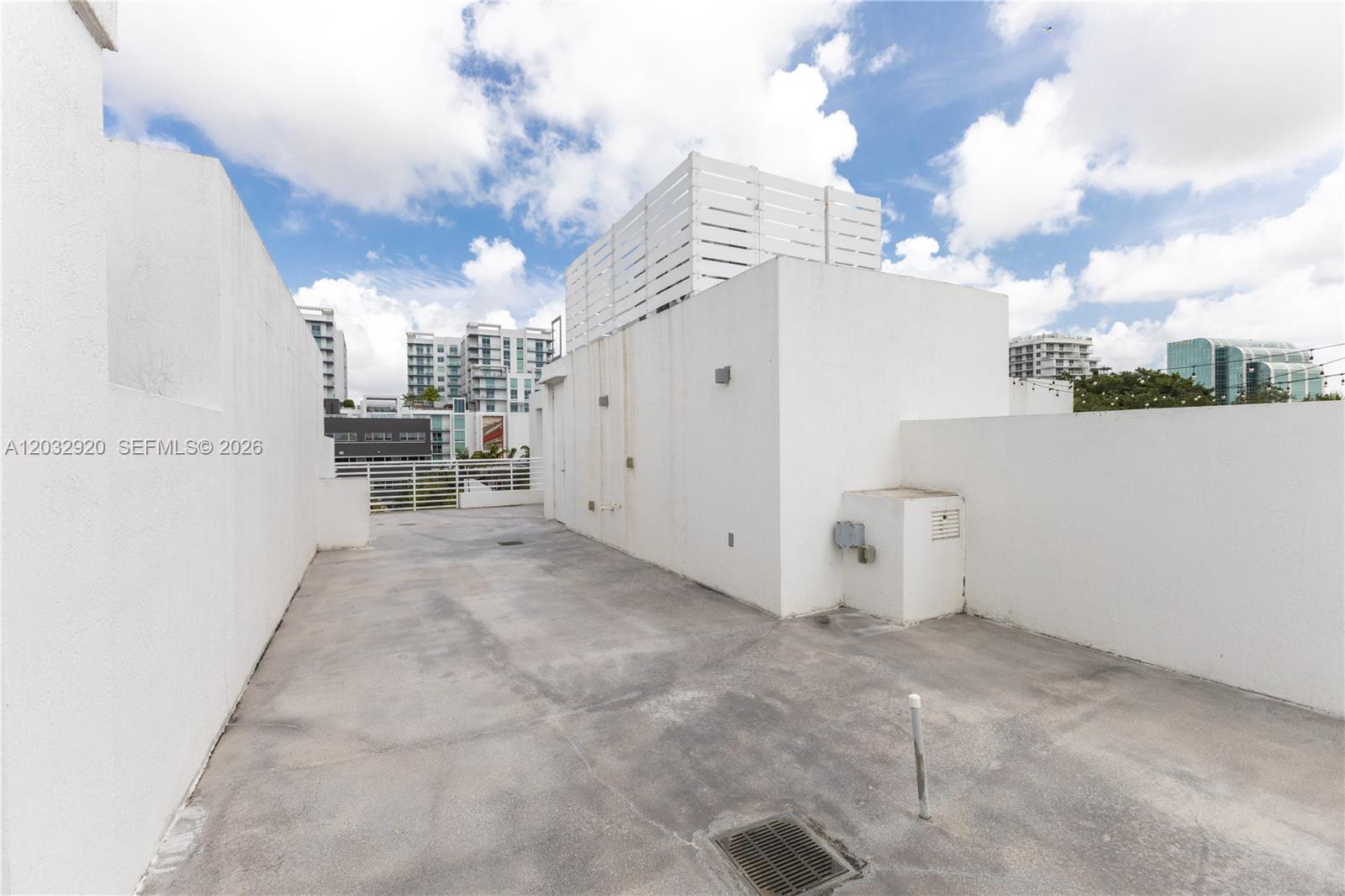 455 NE 39th St #109 Miami, FL 33137